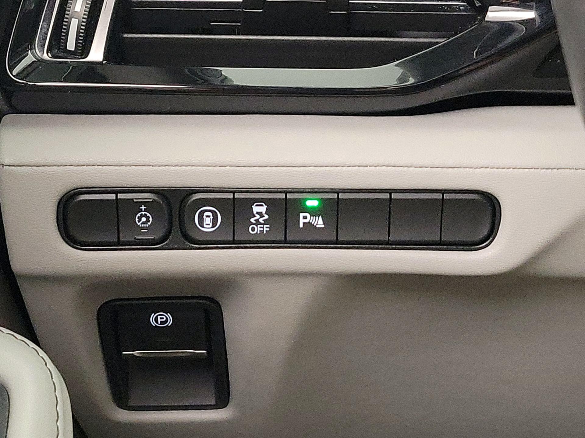 Thumbnail: 2023 Acura MDX - 13