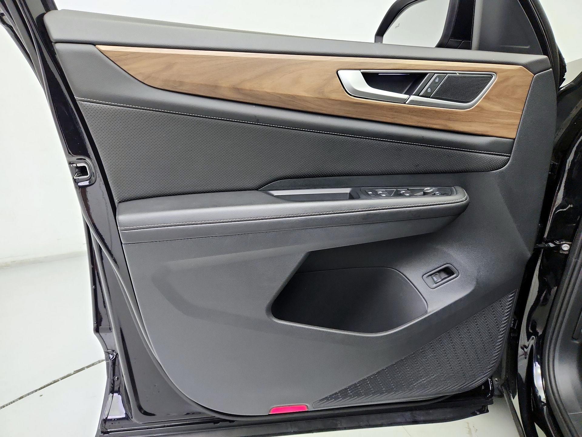 Thumbnail: 2025 Volkswagen Atlas - 12