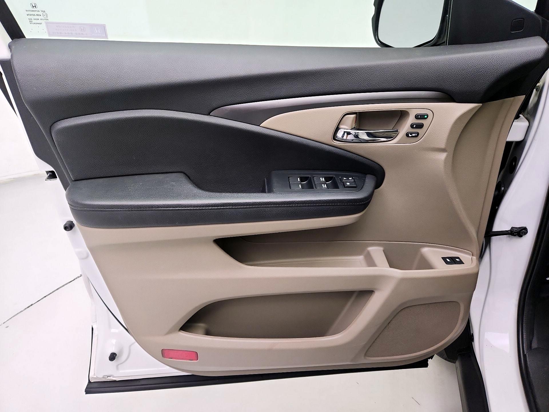 Thumbnail: 2022 Honda Pilot - 12