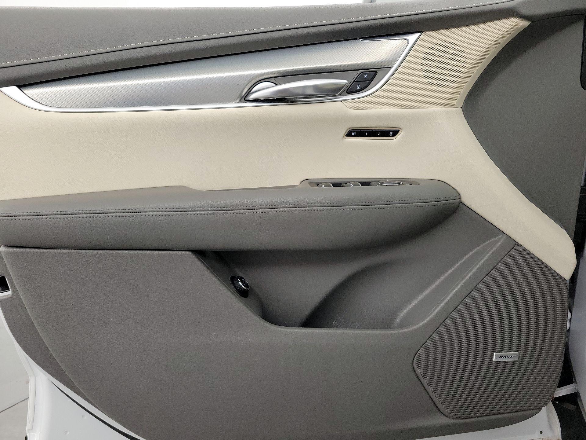 Thumbnail: 2019 Cadillac XT5 - 12