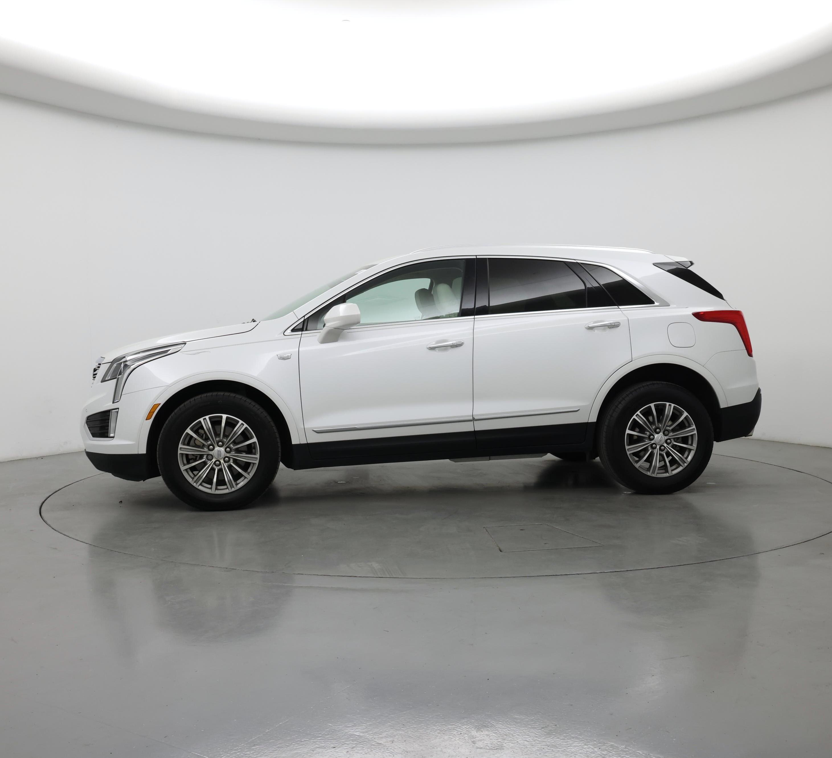 Thumbnail: 2019 Cadillac XT5 - 3