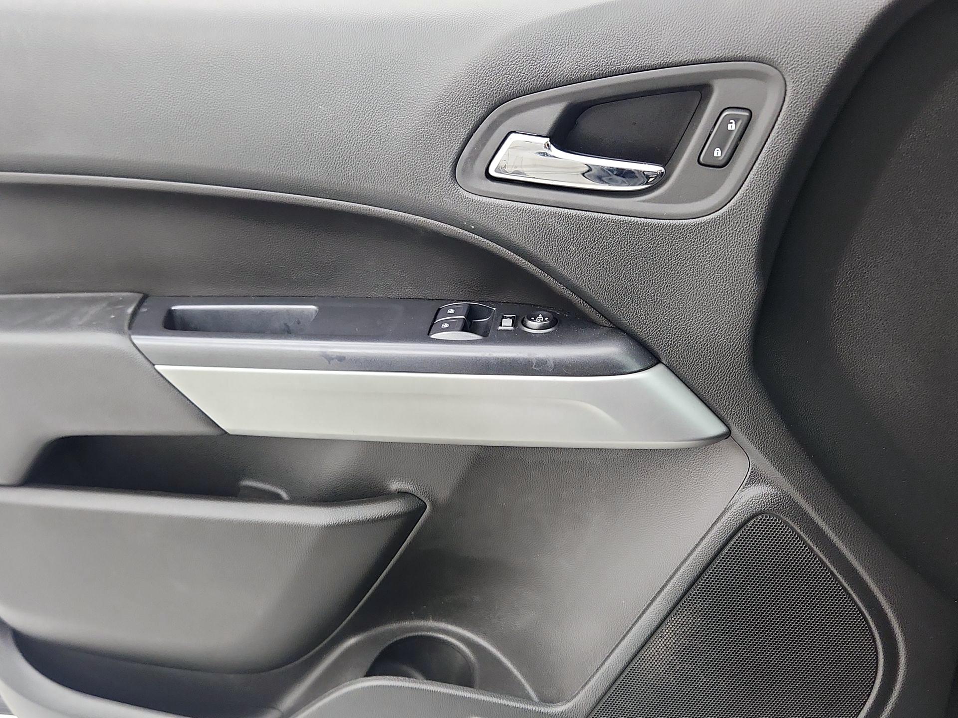 Thumbnail: 2022 Chevrolet Colorado - 12