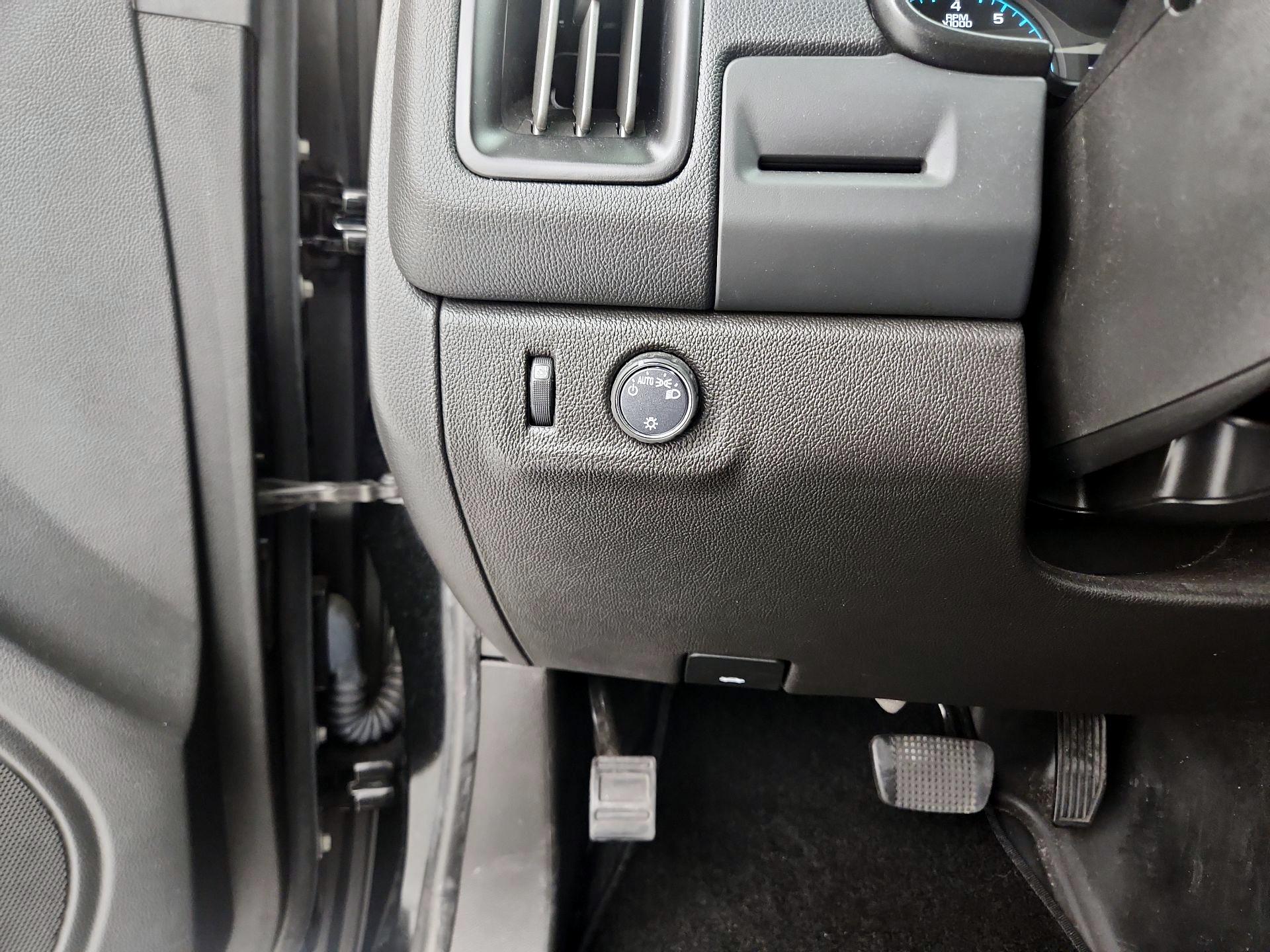 Thumbnail: 2022 Chevrolet Colorado - 13