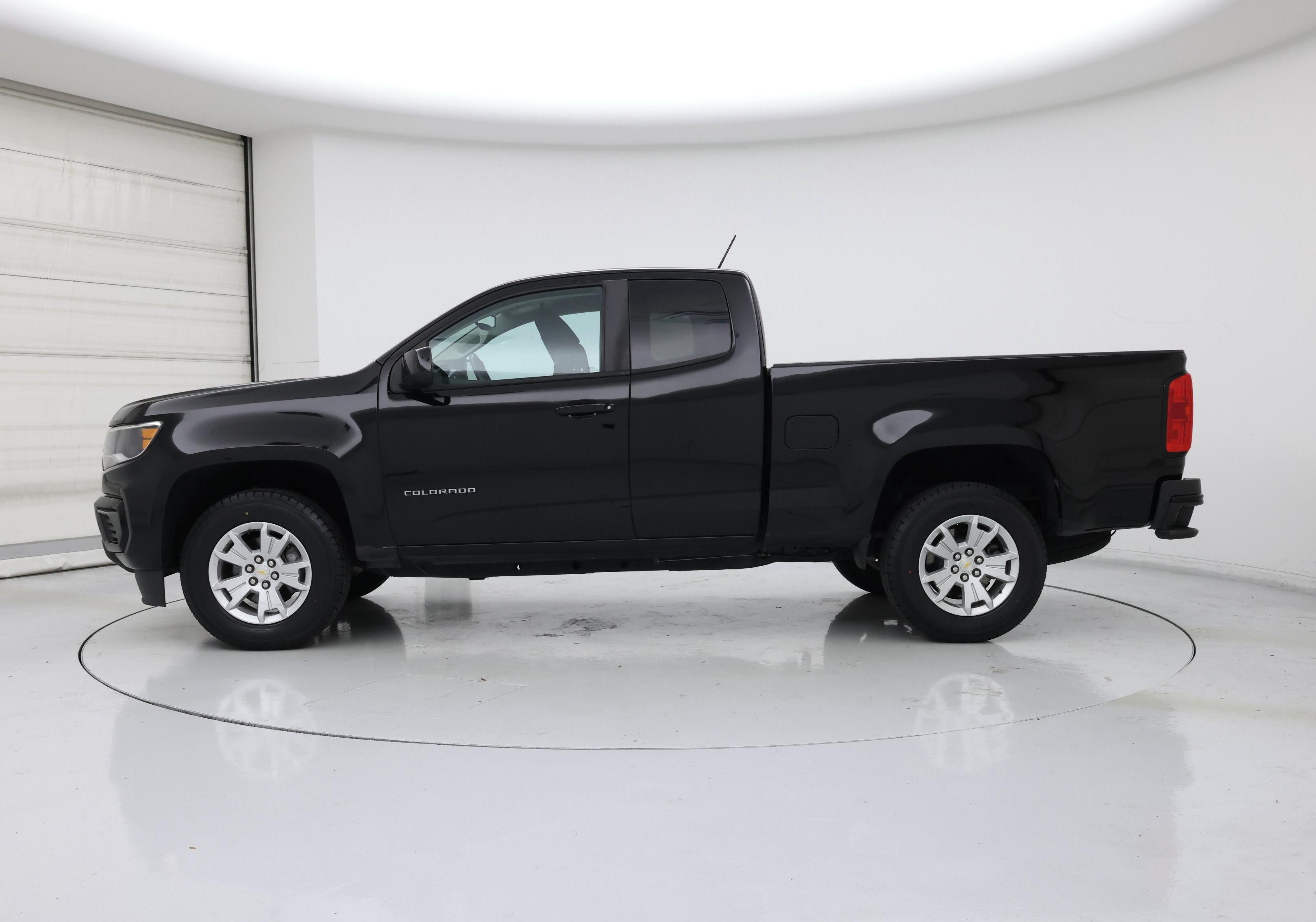 Thumbnail: 2022 Chevrolet Colorado - 3