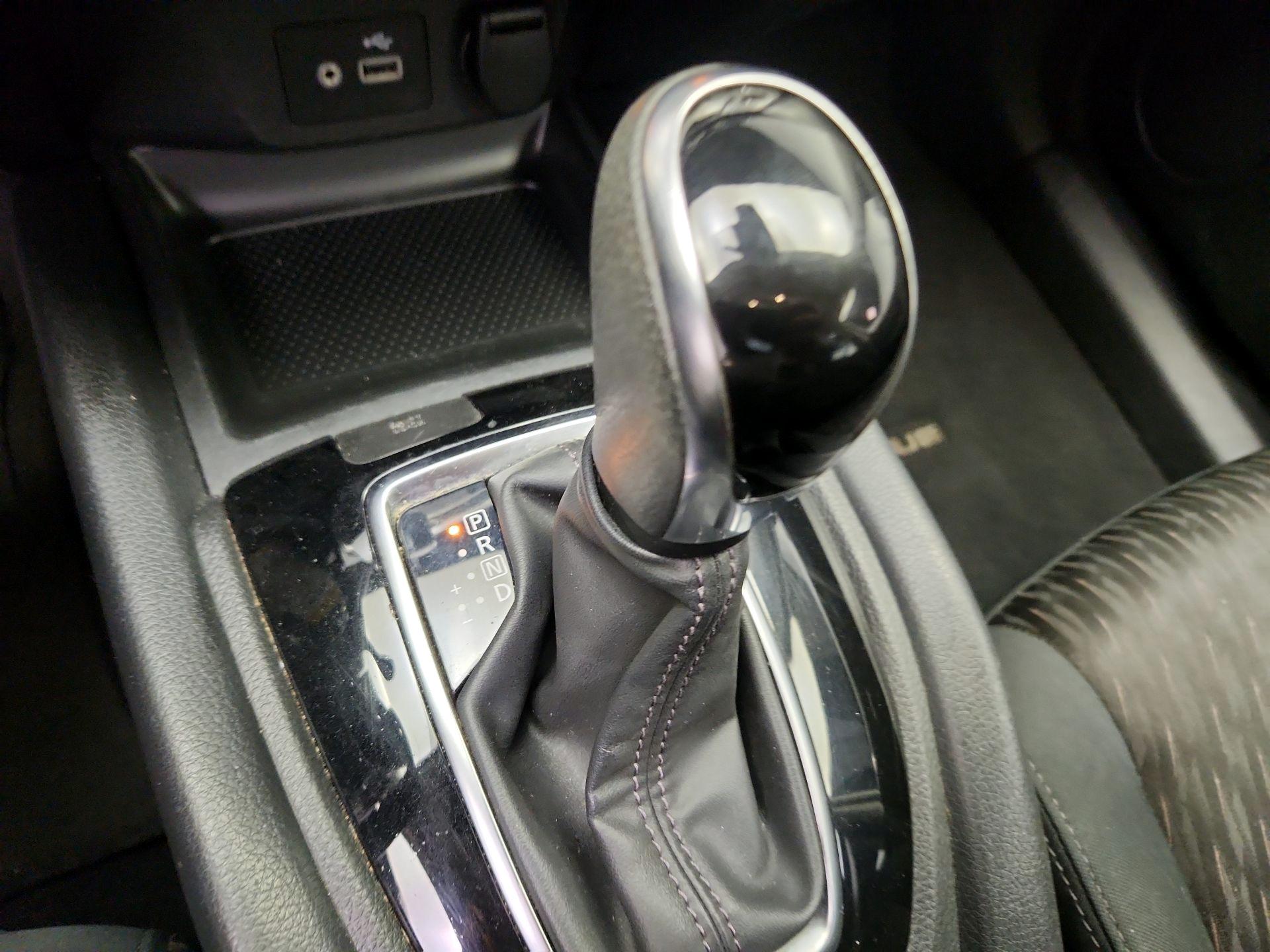 Thumbnail: 2019 Nissan Rogue - 17