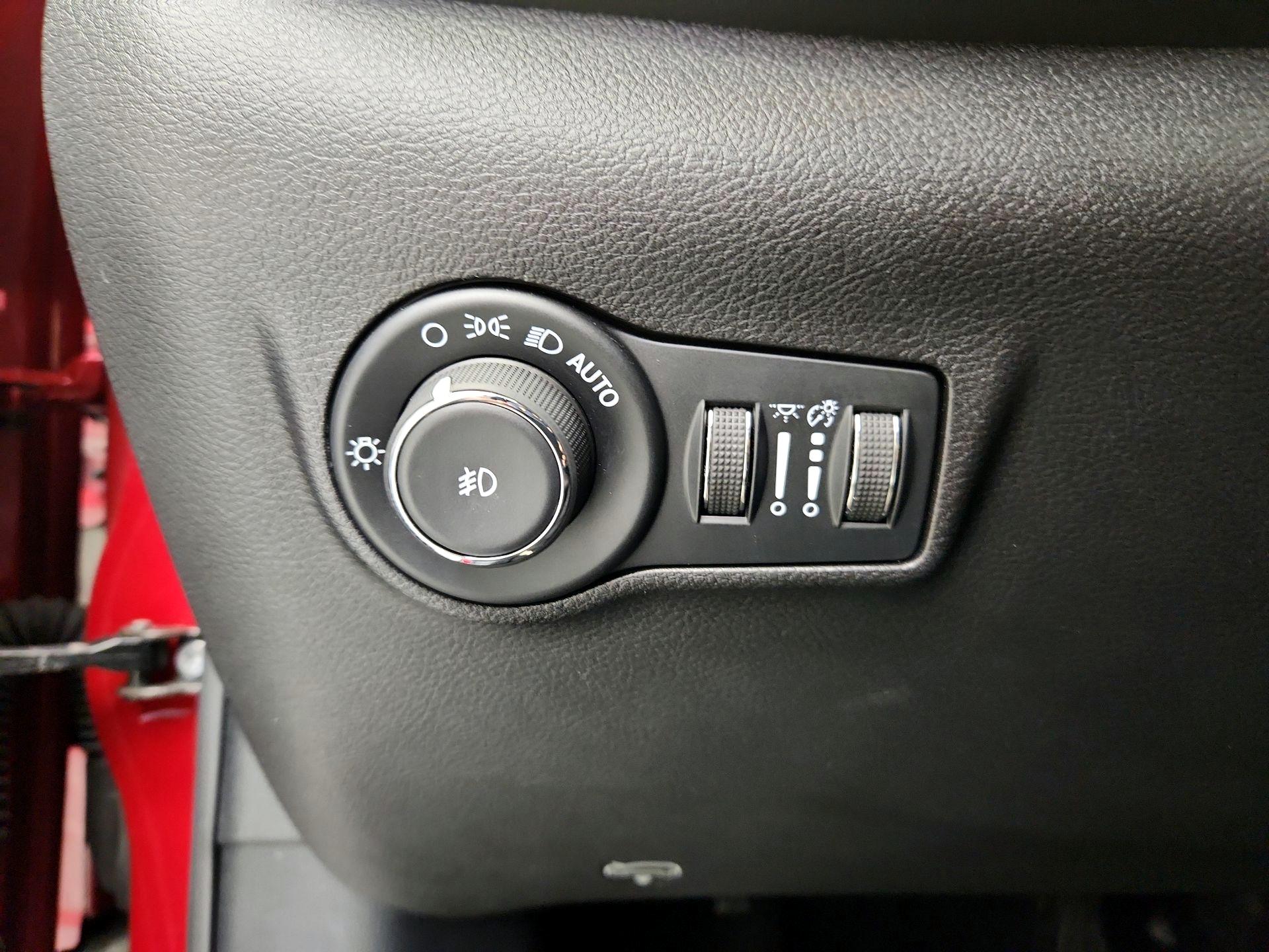 Thumbnail: 2025 Jeep Compass - 13