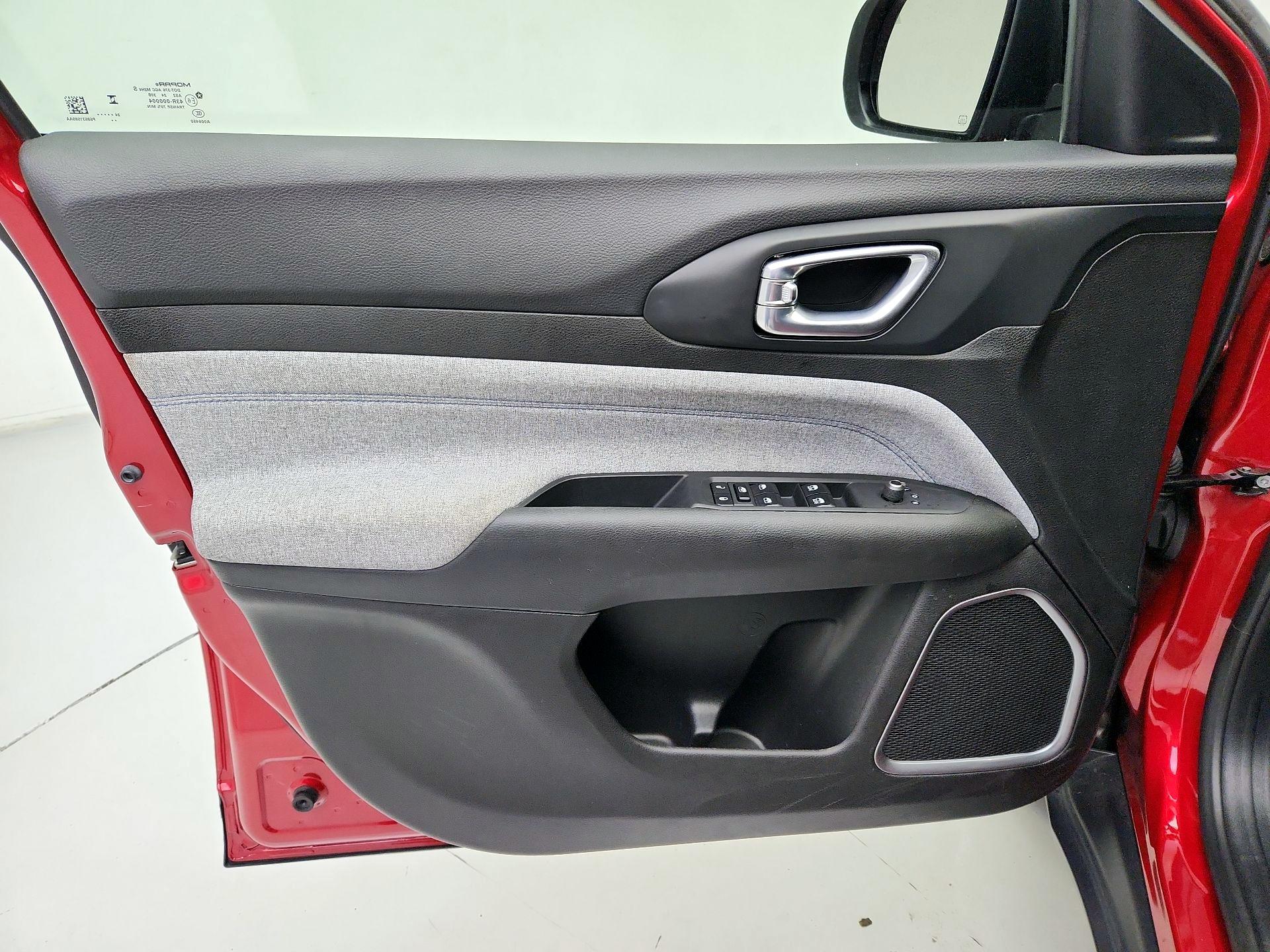 Thumbnail: 2025 Jeep Compass - 12