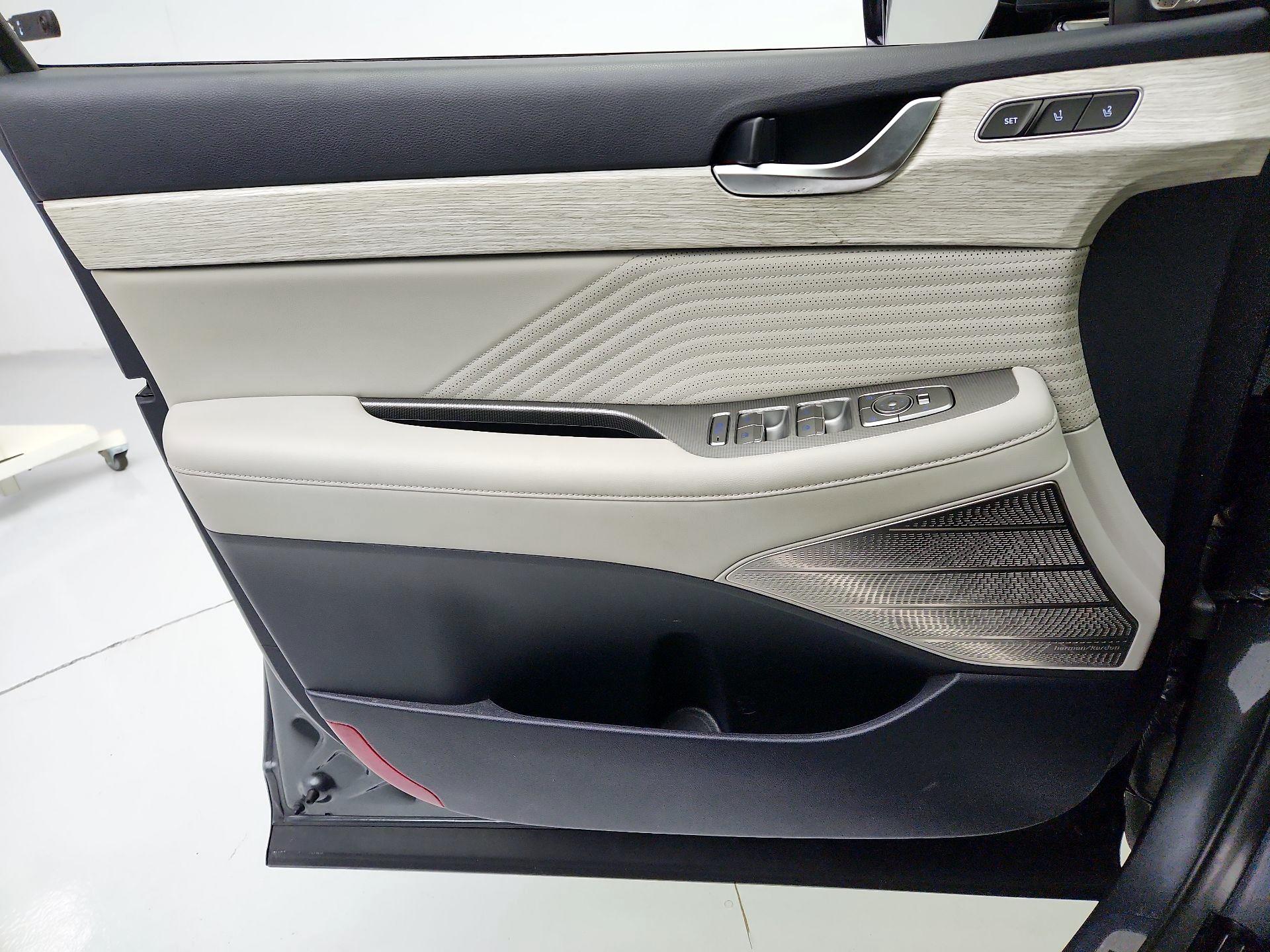 Thumbnail: 2023 Hyundai Palisade - 12