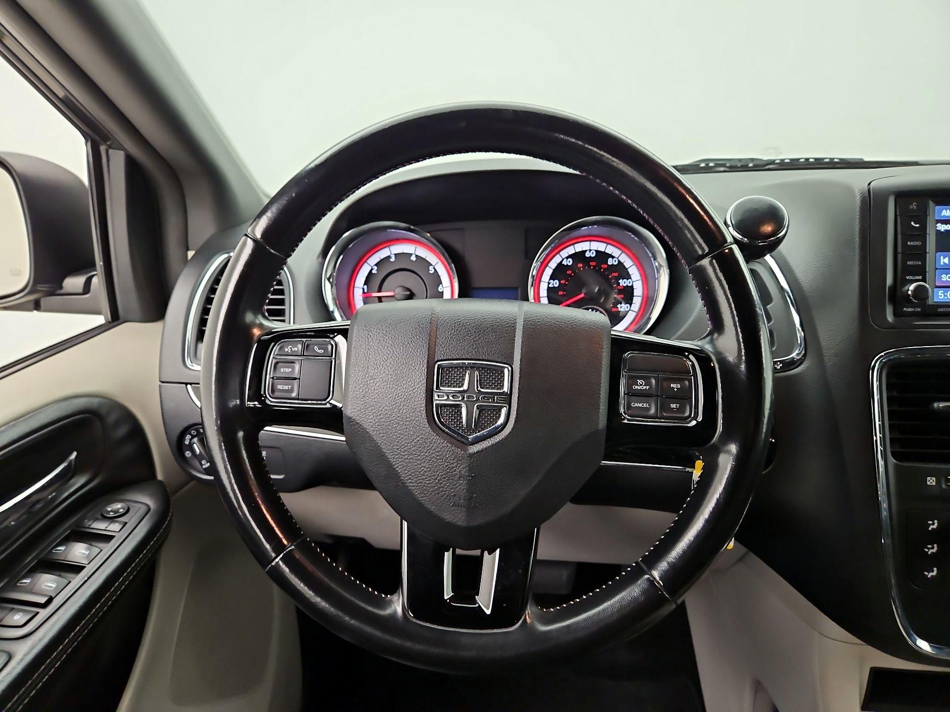 Thumbnail: 2019 Dodge Grand Caravan - 10