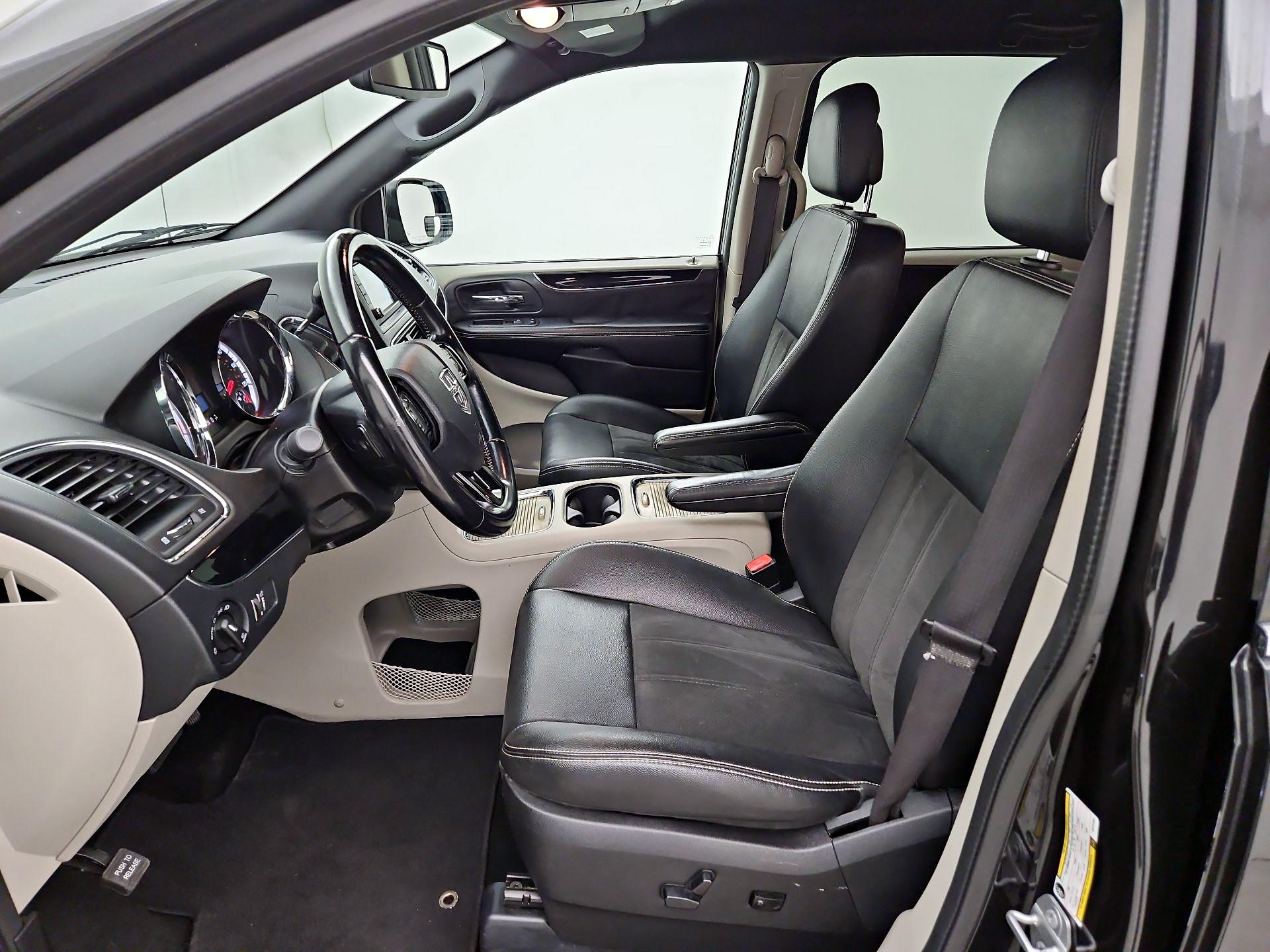 Thumbnail: 2019 Dodge Grand Caravan - 11