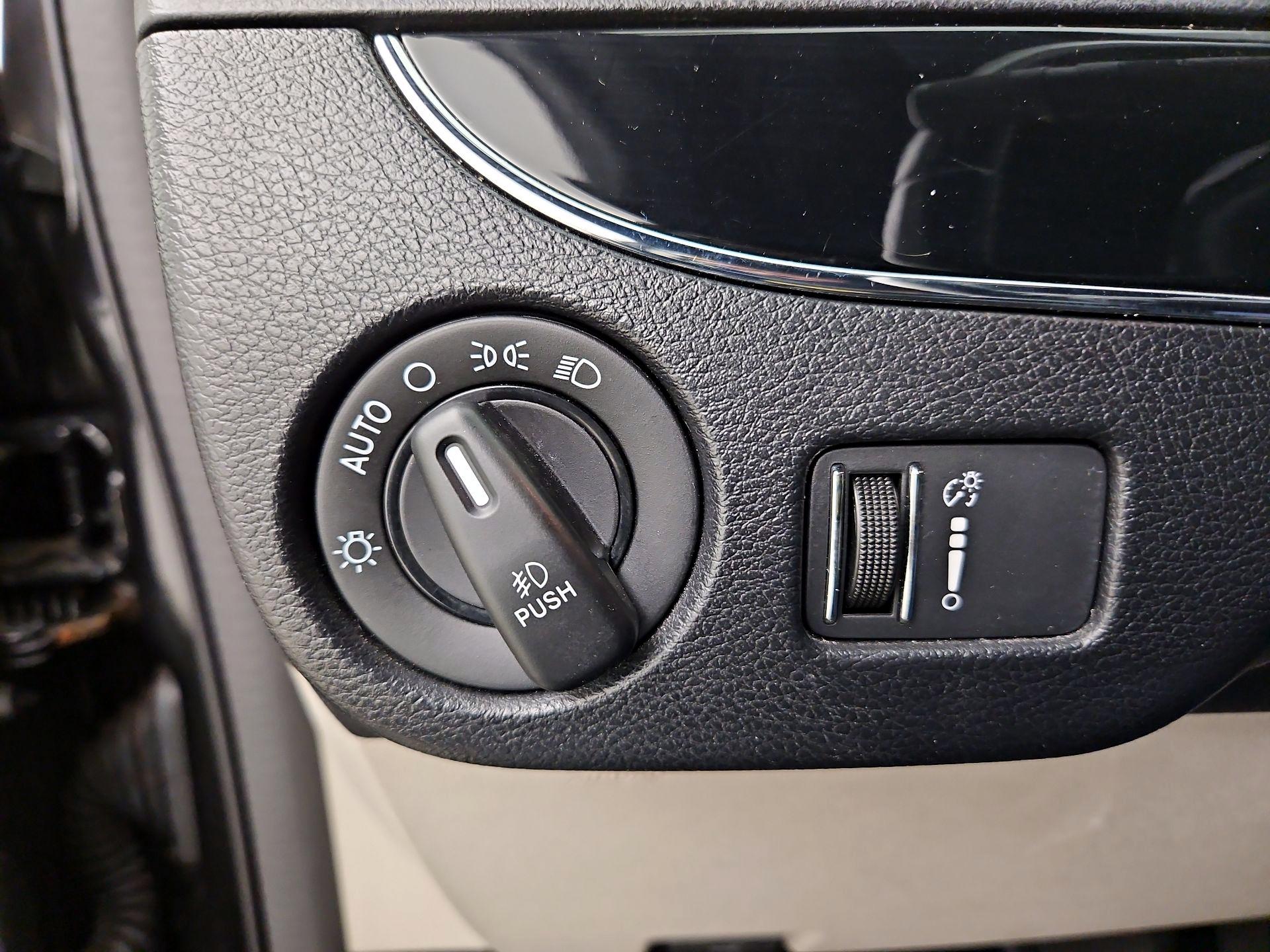 Thumbnail: 2019 Dodge Grand Caravan - 13