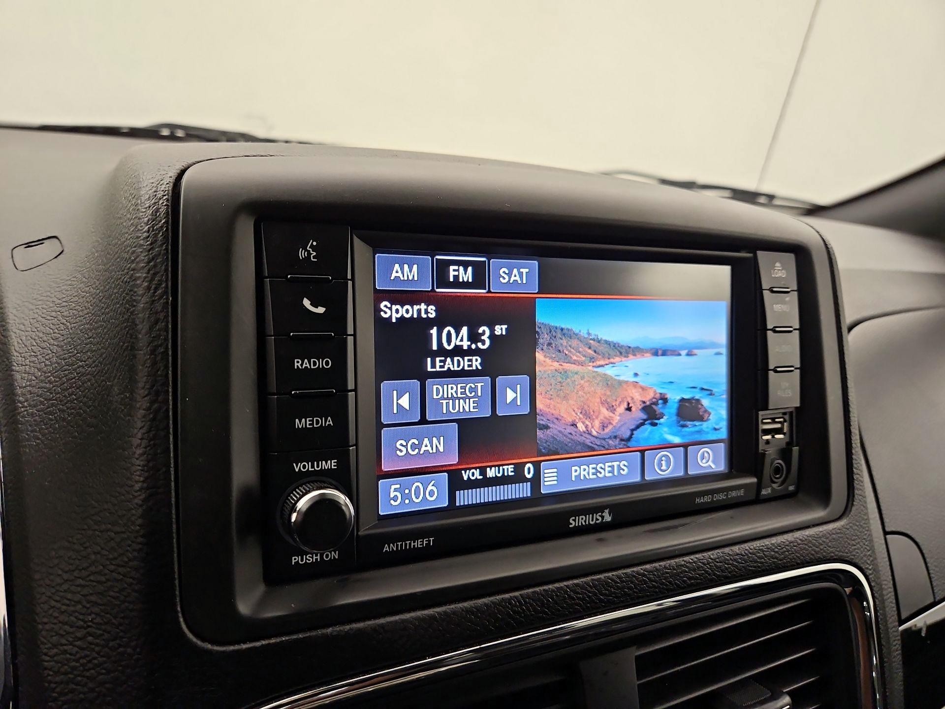 Thumbnail: 2019 Dodge Grand Caravan - 15