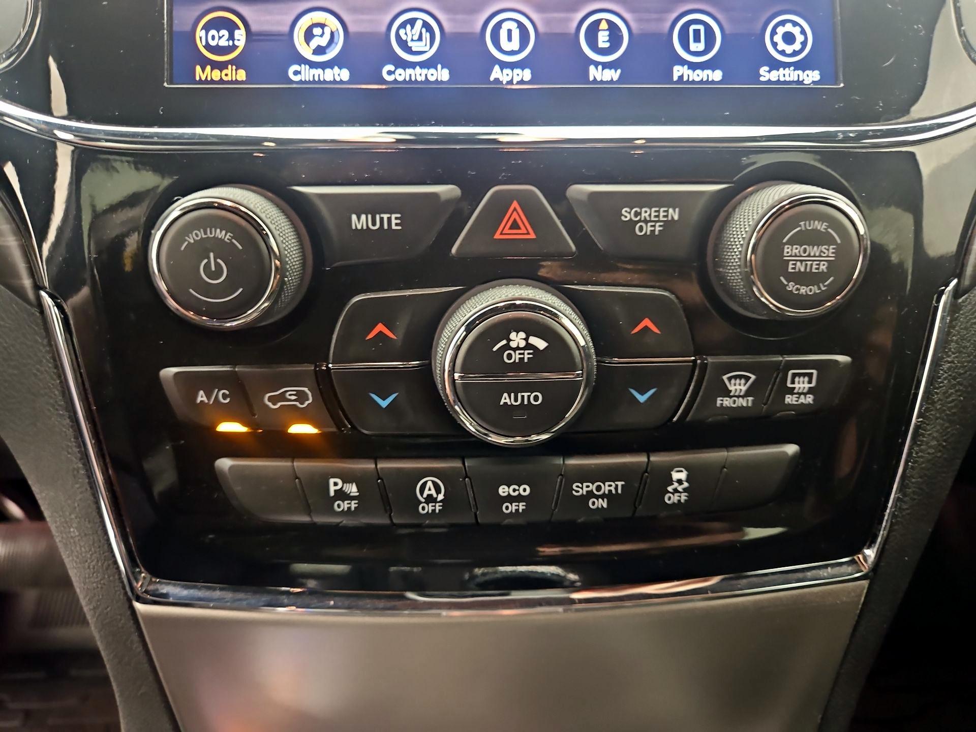 Thumbnail: 2021 Jeep Grand Cherokee - 16