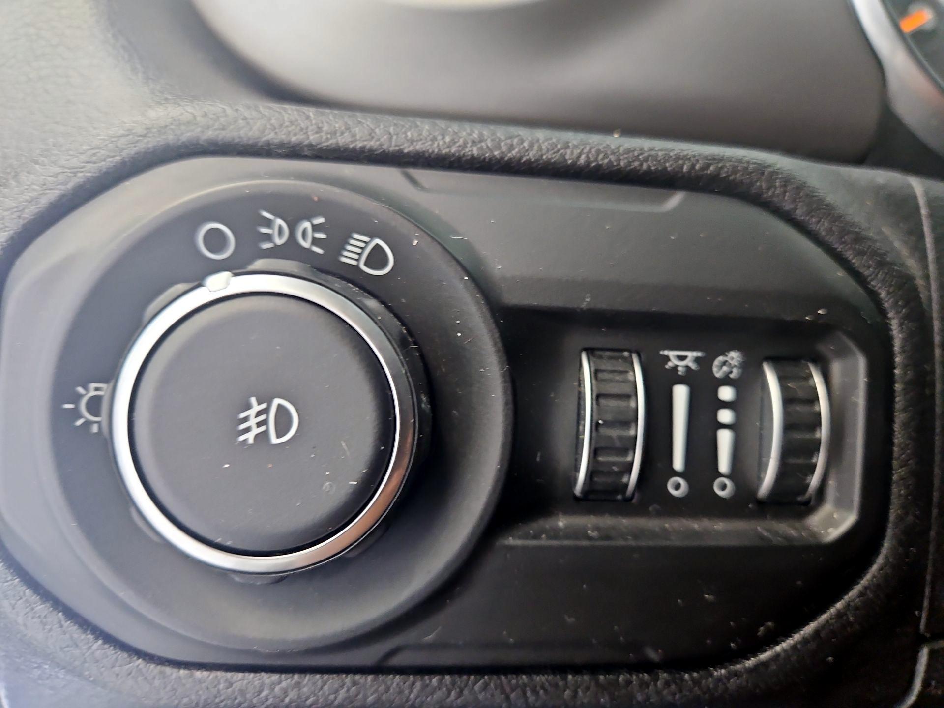 Thumbnail: 2021 Jeep Wrangler - 13