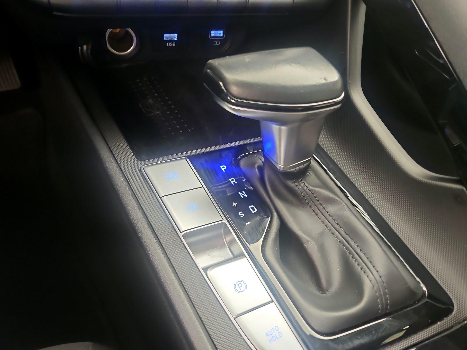 Thumbnail: 2021 Hyundai Elantra - 17