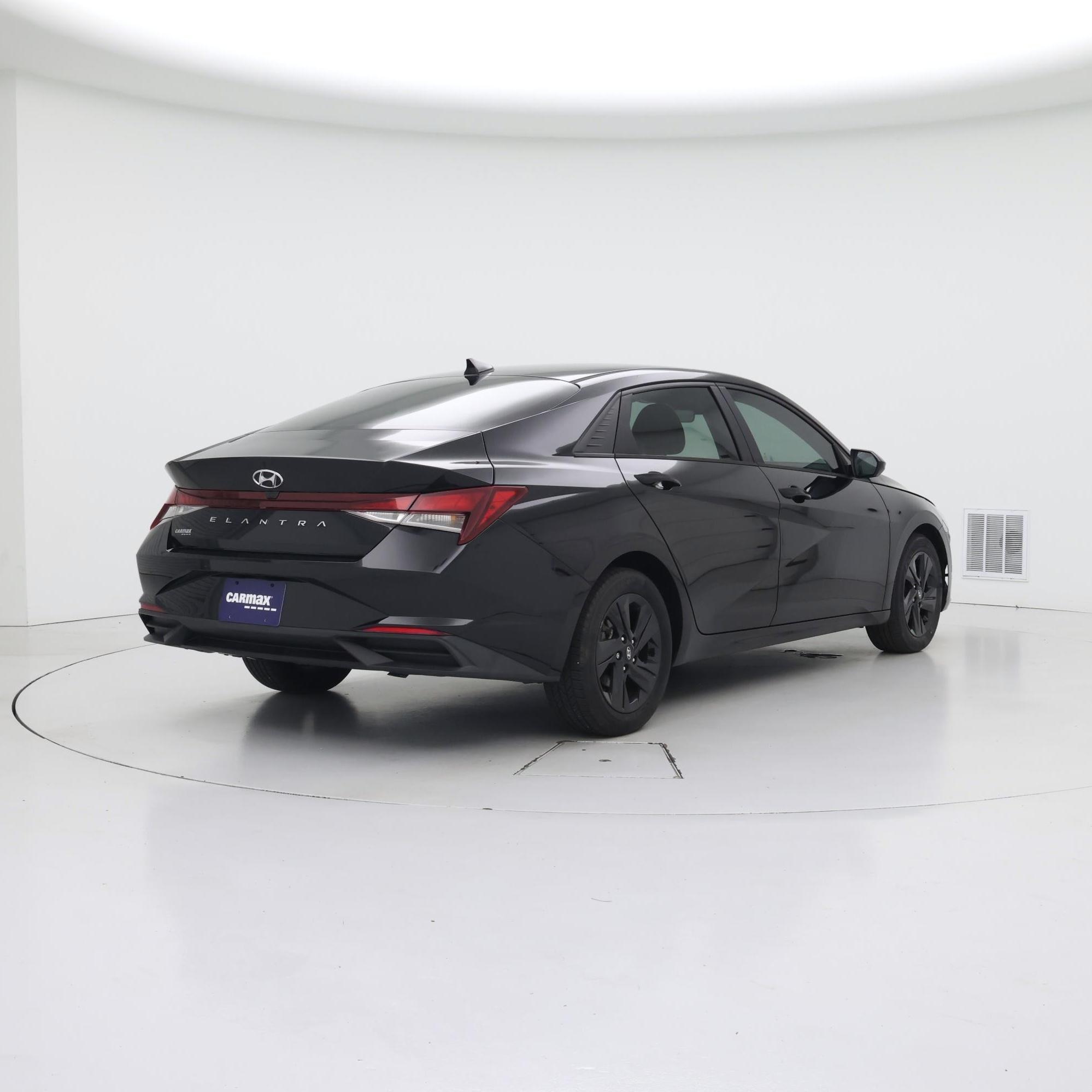 Thumbnail: 2021 Hyundai Elantra - 8
