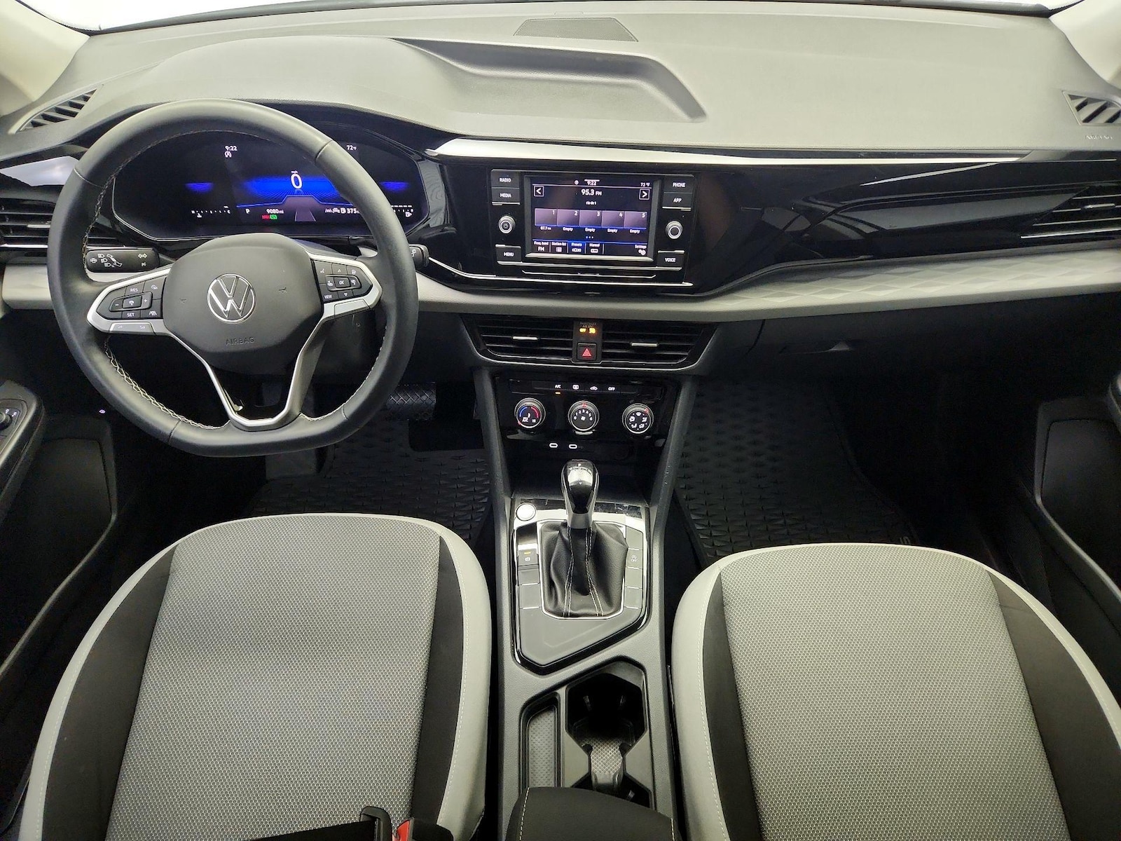 2024 Volkswagen Taos S - Photo 10