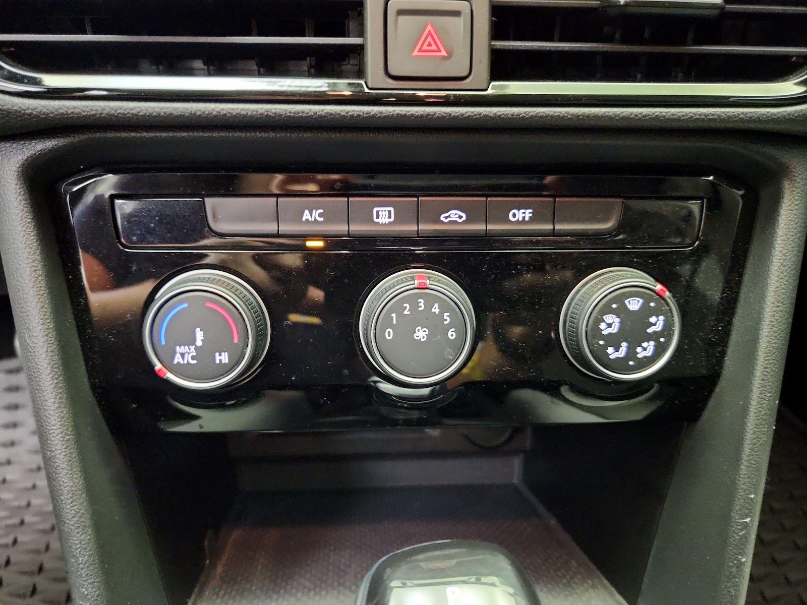 2024 Volkswagen Taos S - Photo 17