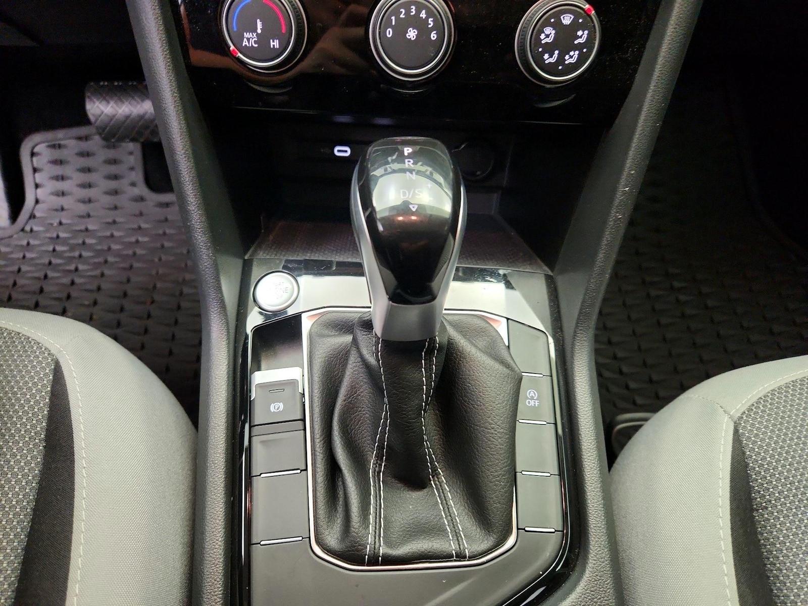 2024 Volkswagen Taos S - Photo 18