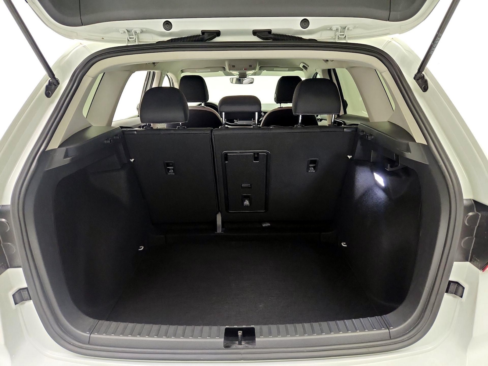 2024 Volkswagen Taos S - Photo 21