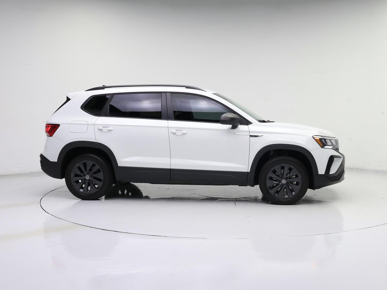 2024 Volkswagen Taos S - Photo 8