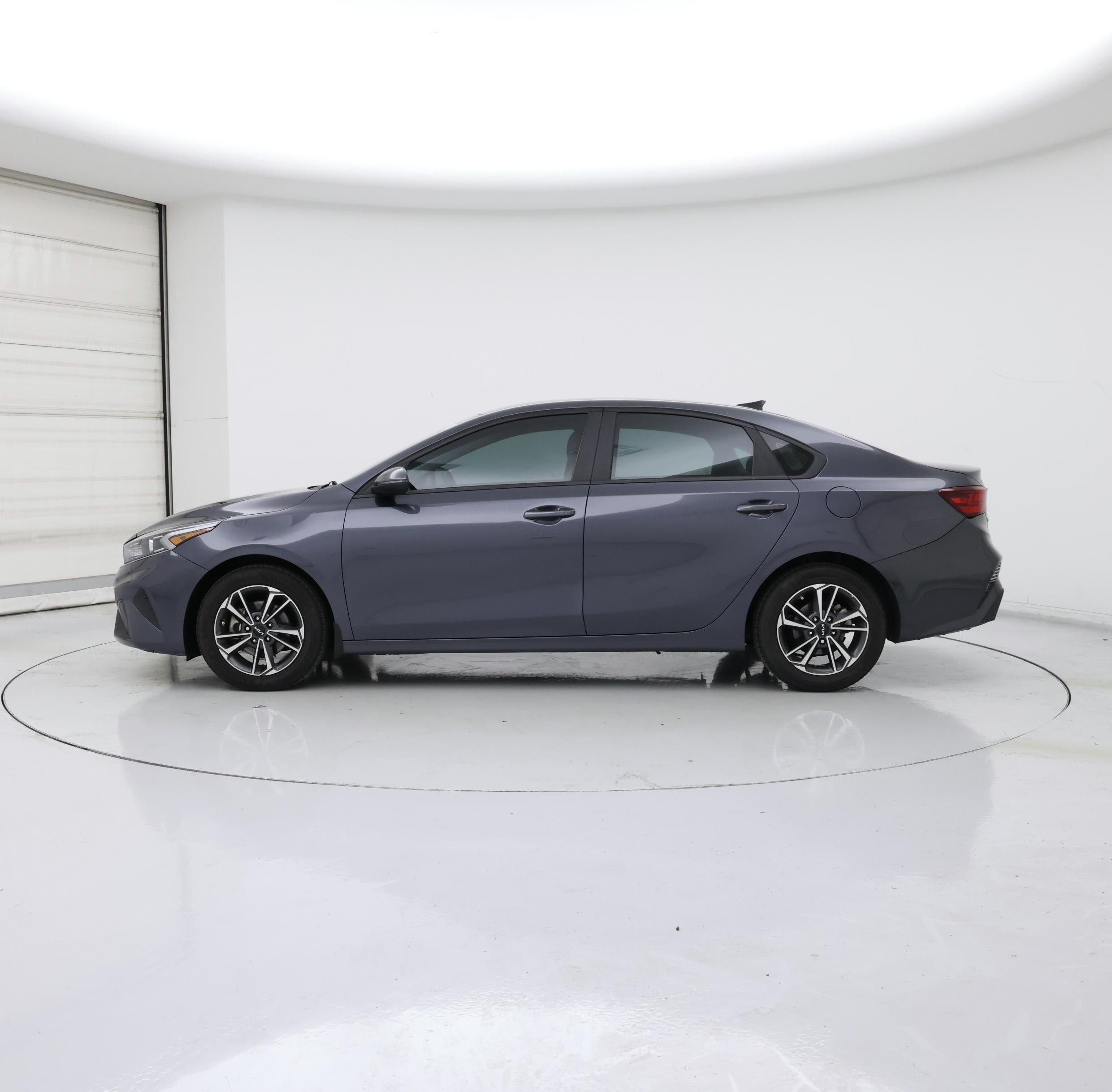 Thumbnail: 2023 Kia Forte - 3