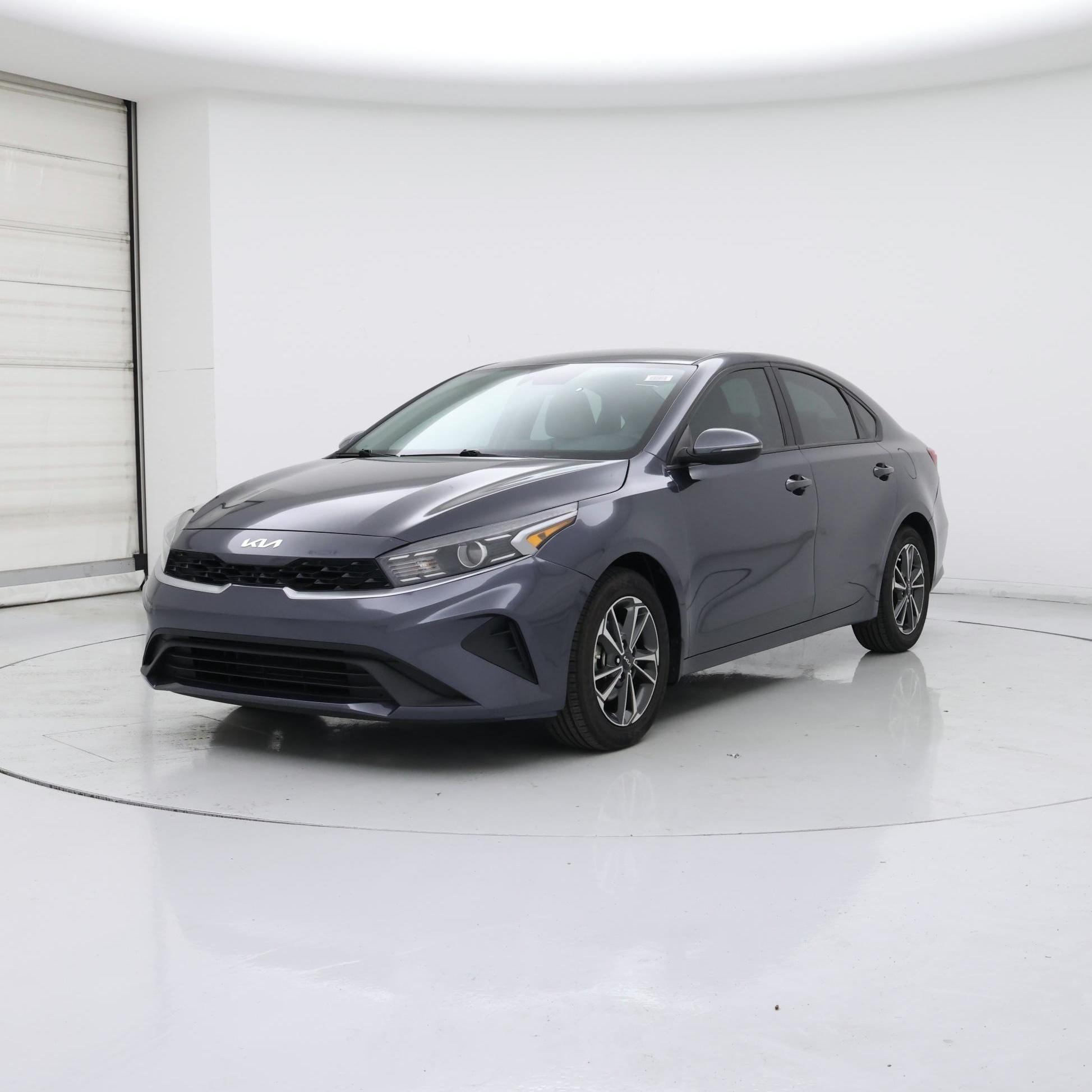Thumbnail: 2023 Kia Forte - 4