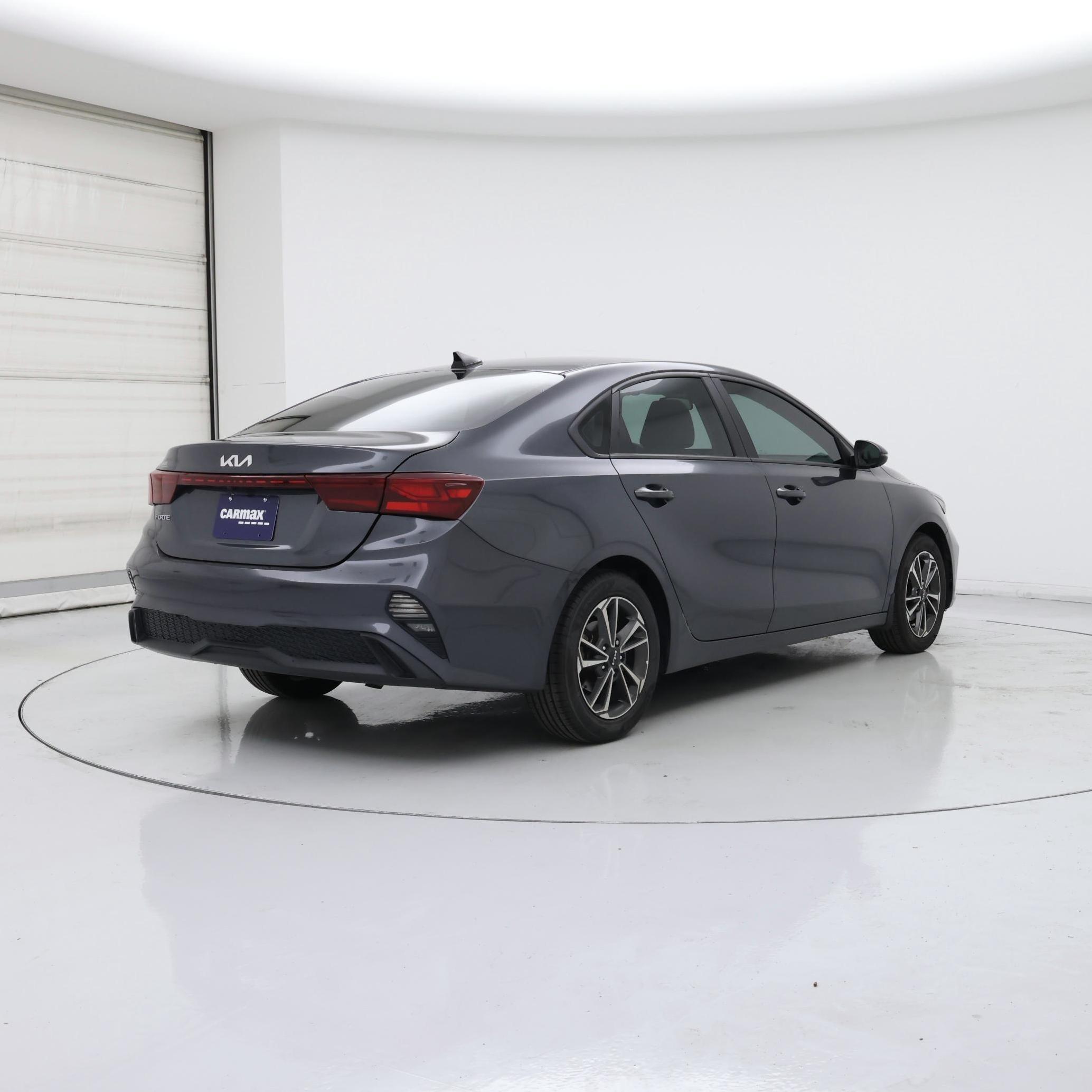 Thumbnail: 2023 Kia Forte - 8