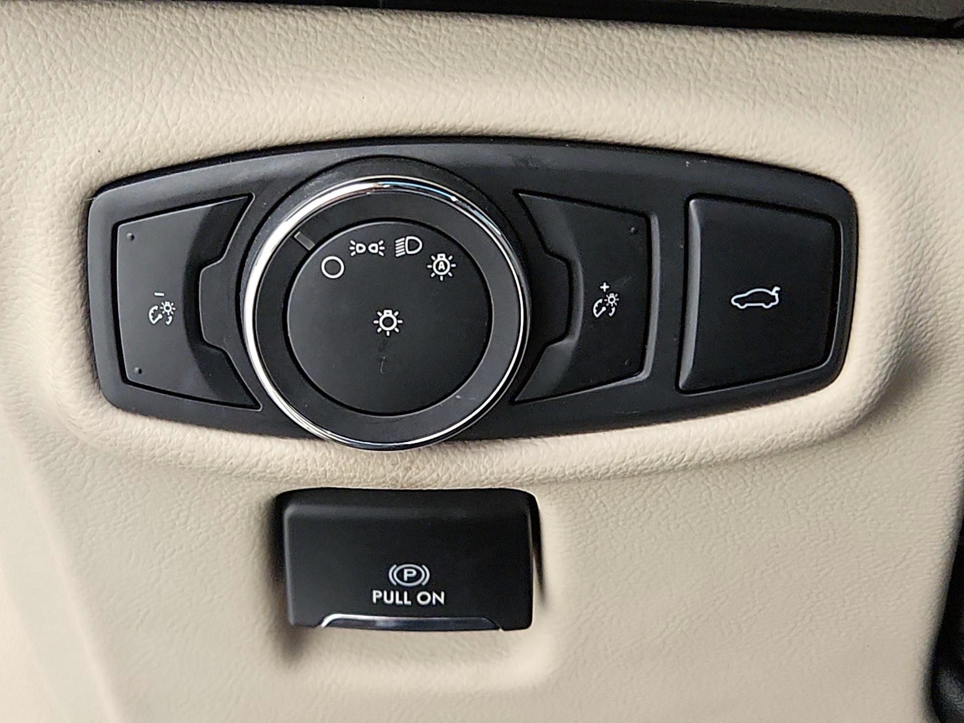 Thumbnail: 2017 Lincoln MKZ - 13