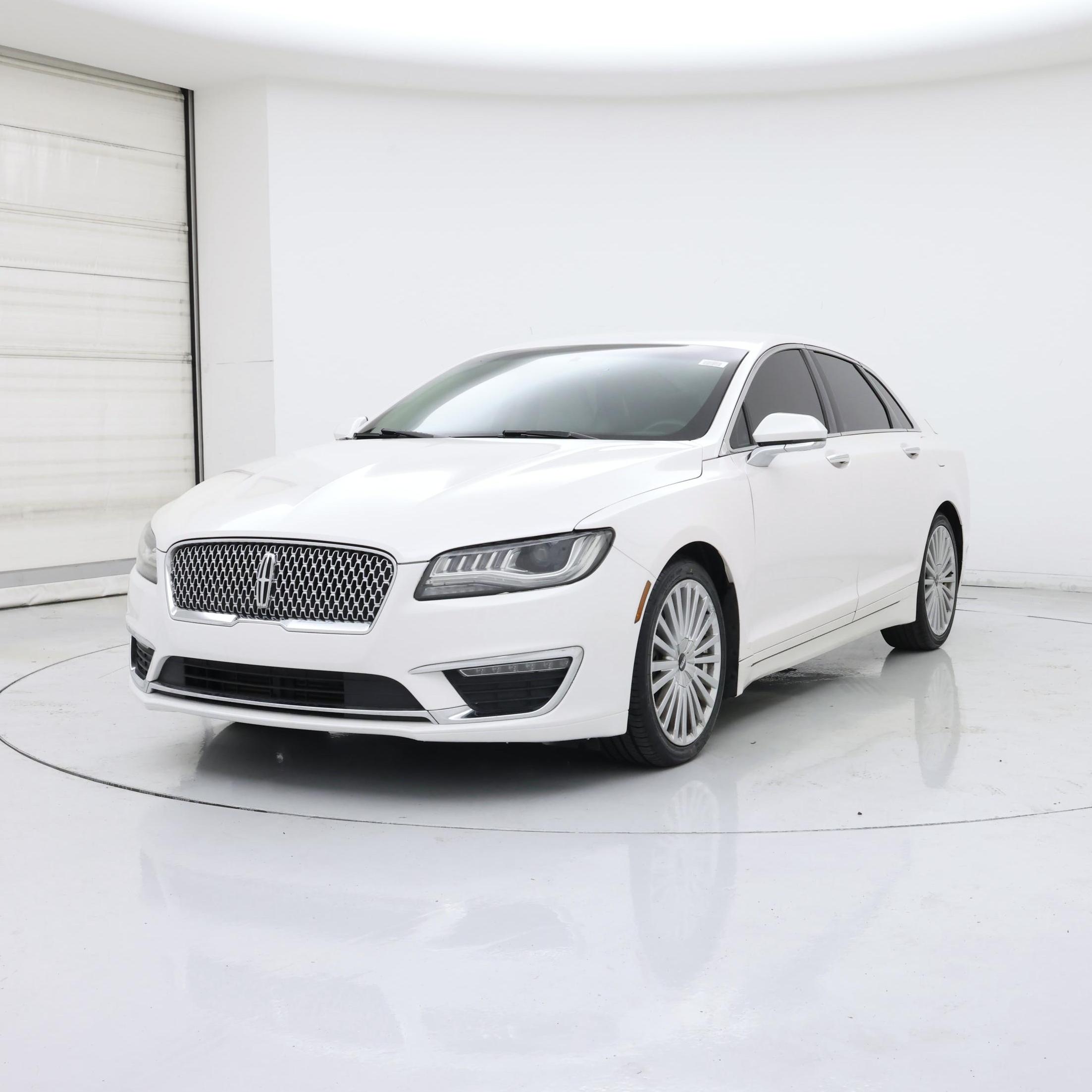 Thumbnail: 2017 Lincoln MKZ - 4