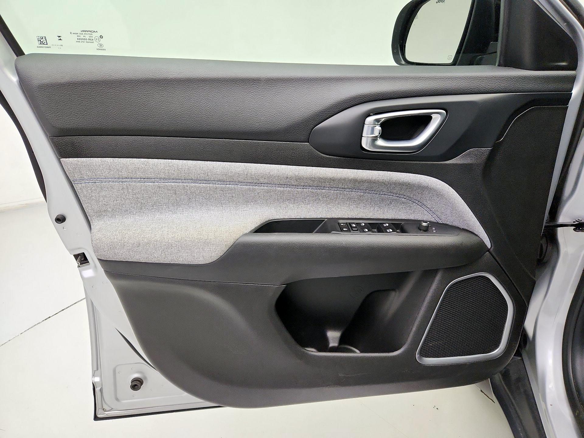 Thumbnail: 2025 Jeep Compass - 12