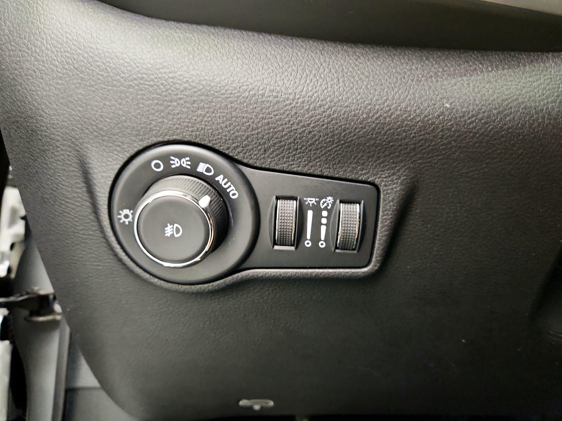 Thumbnail: 2025 Jeep Compass - 13