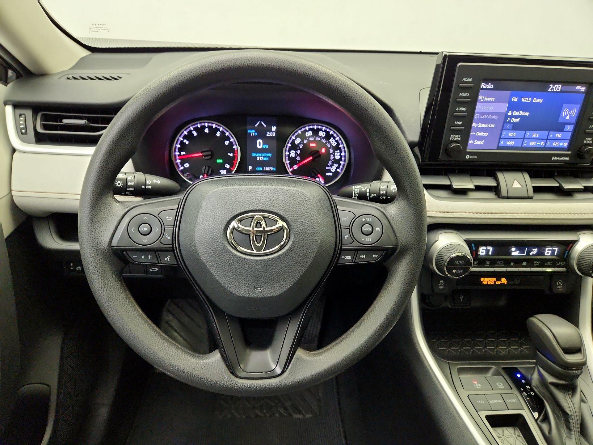 Thumbnail: 2021 Toyota RAV4 - 10