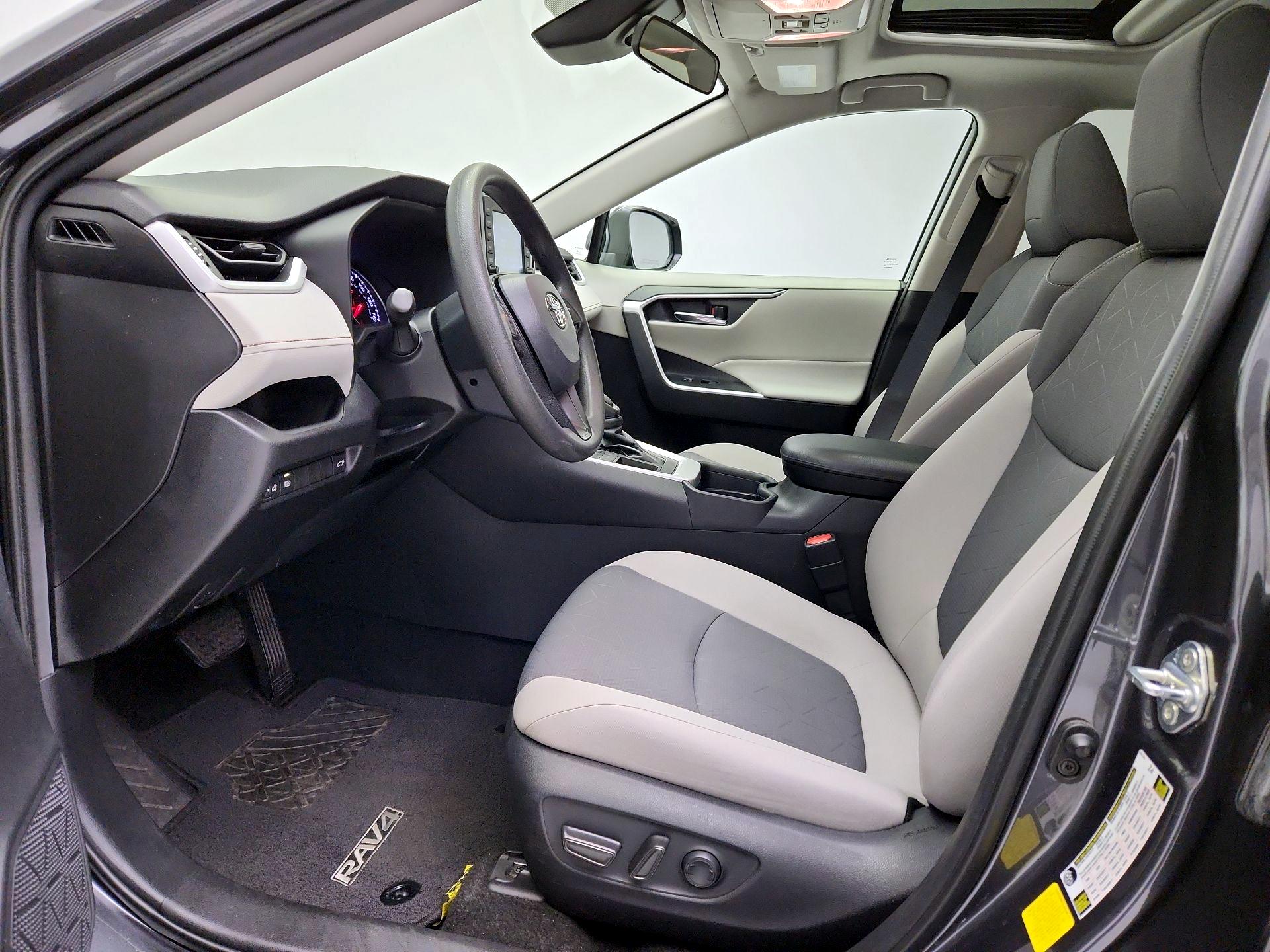 Thumbnail: 2021 Toyota RAV4 - 11