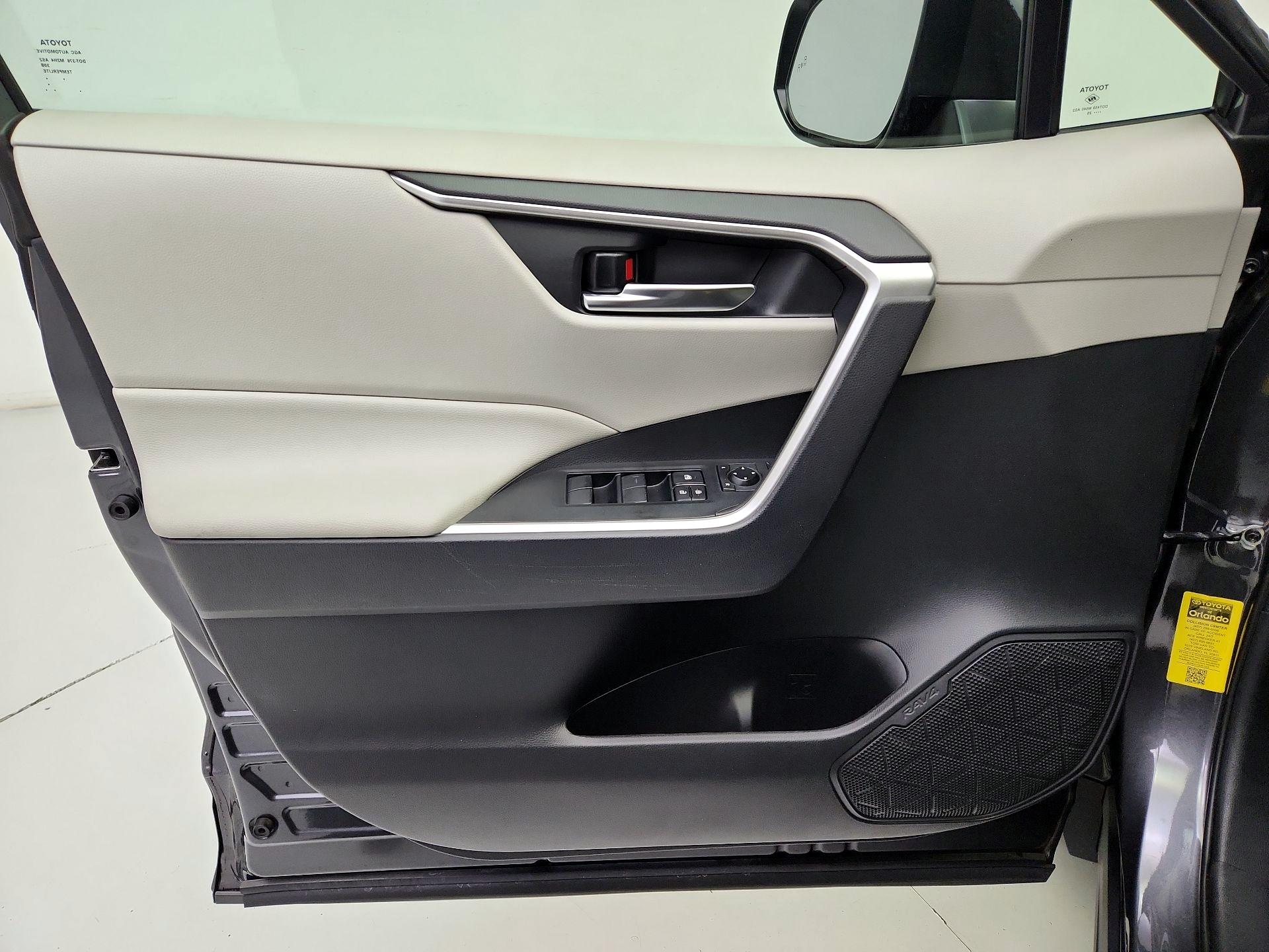 Thumbnail: 2021 Toyota RAV4 - 12