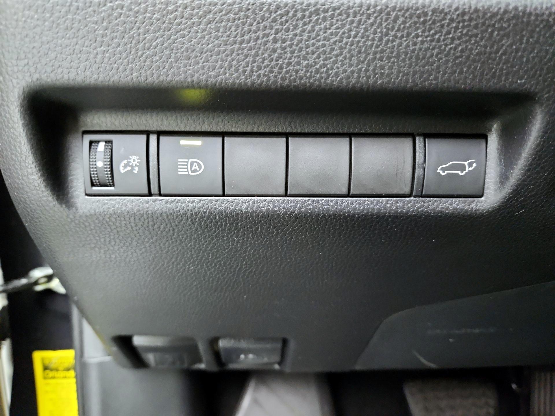 Thumbnail: 2021 Toyota RAV4 - 13