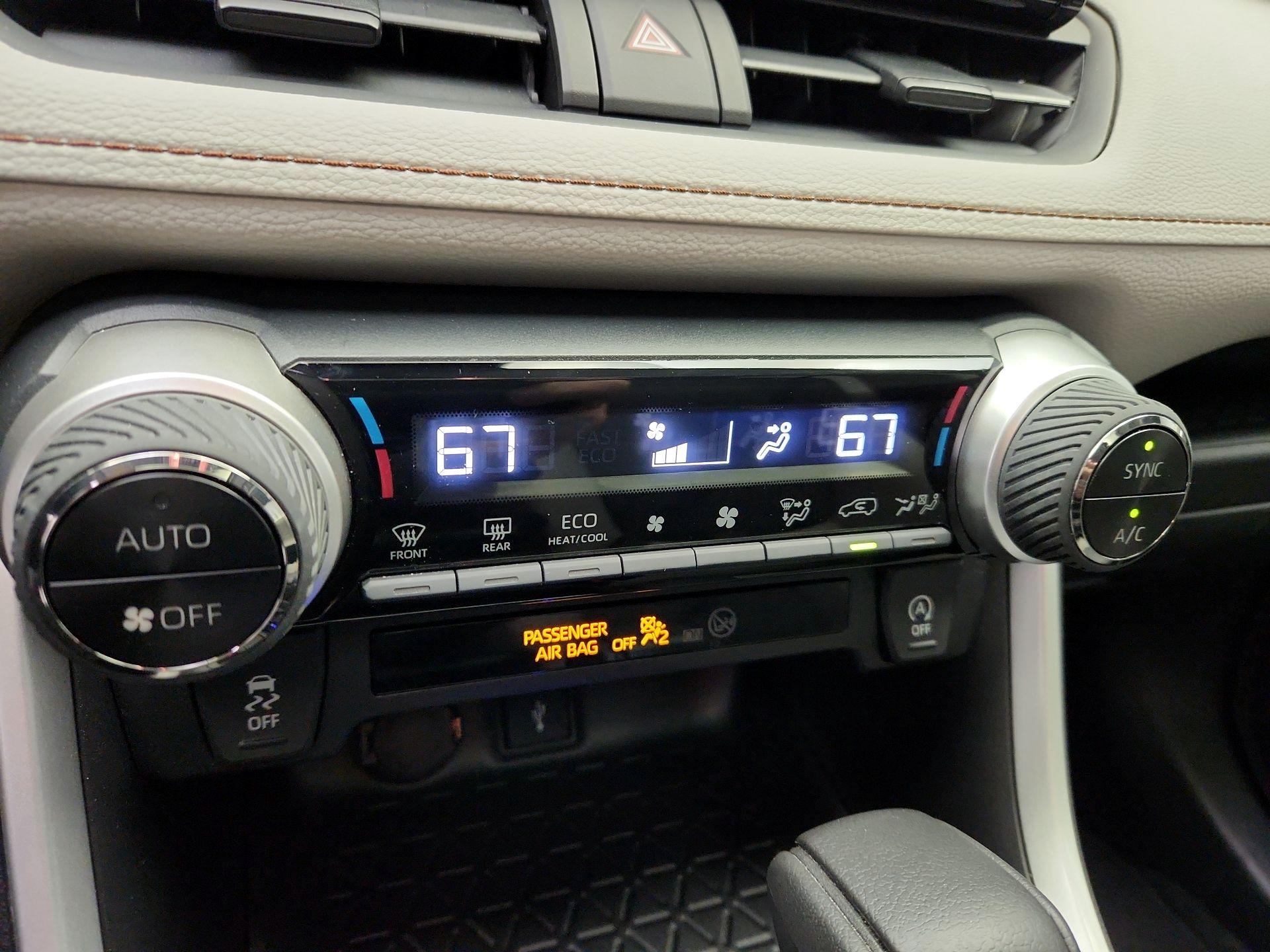 Thumbnail: 2021 Toyota RAV4 - 16