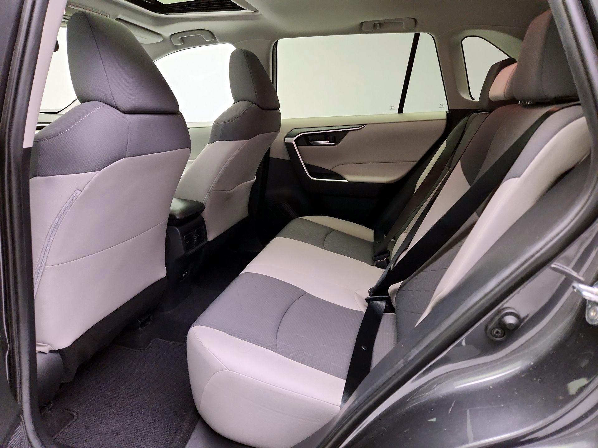 Thumbnail: 2021 Toyota RAV4 - 20