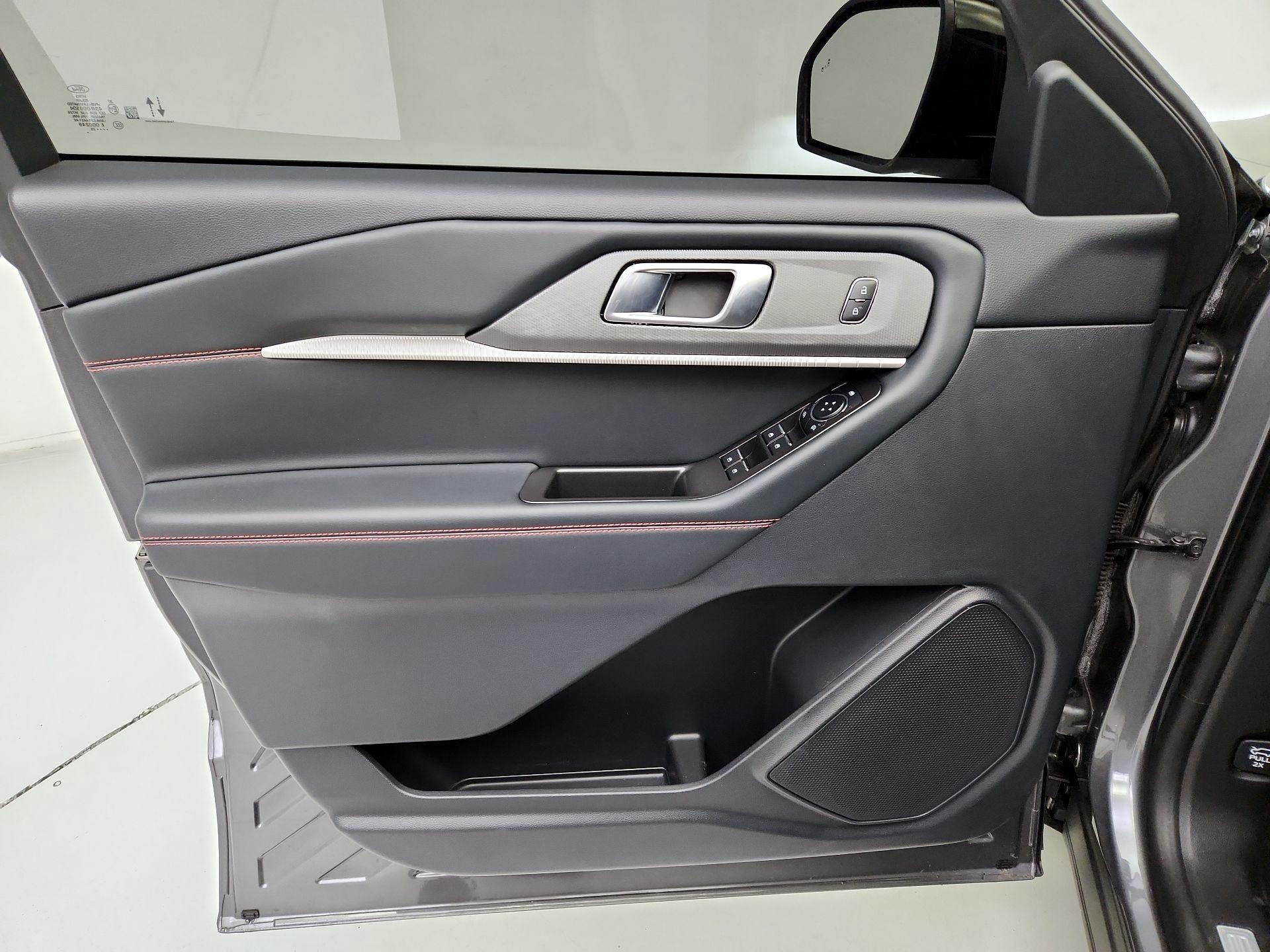 Thumbnail: 2025 Ford Explorer - 12