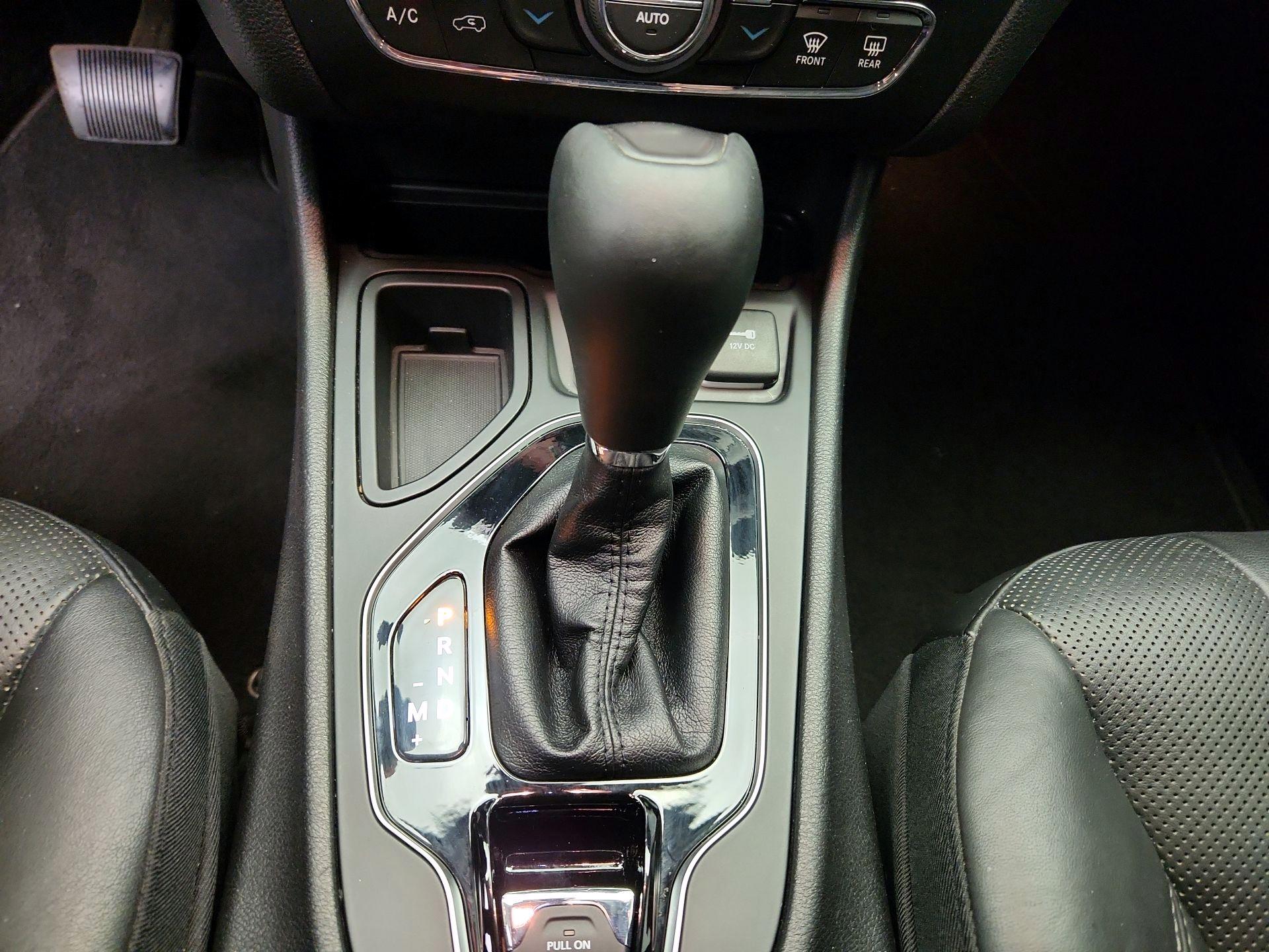 Thumbnail: 2019 Jeep Cherokee - 18