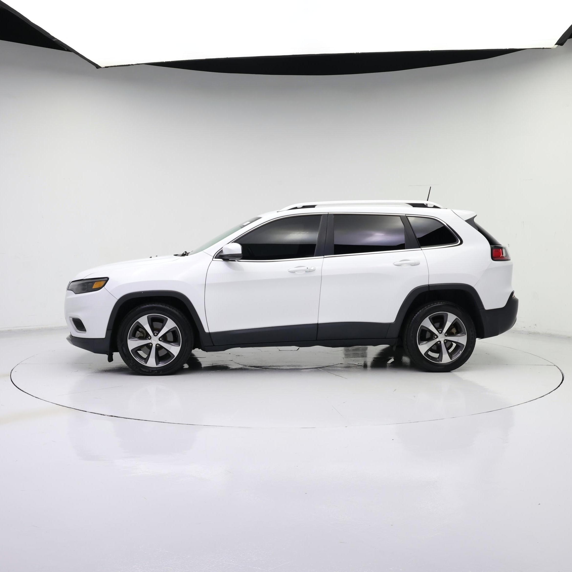 Thumbnail: 2019 Jeep Cherokee - 3