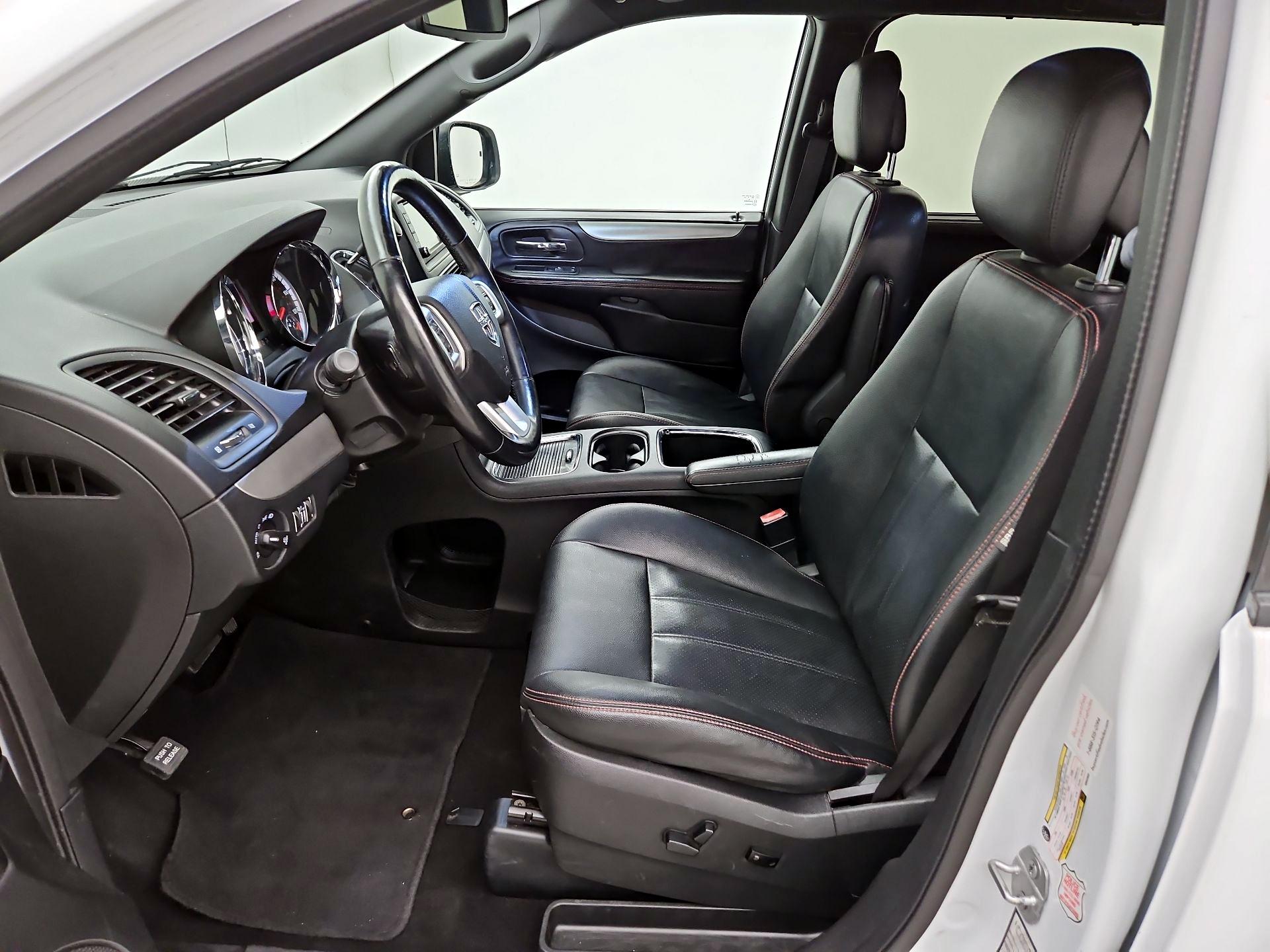 Thumbnail: 2019 Dodge Grand Caravan - 11