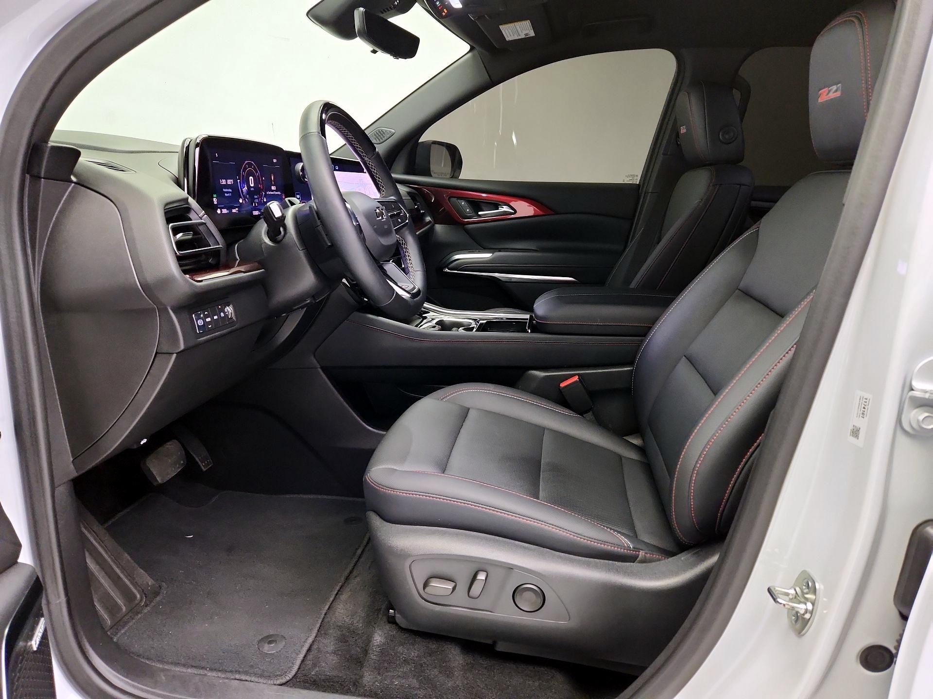 Thumbnail: 2025 Chevrolet Traverse - 11