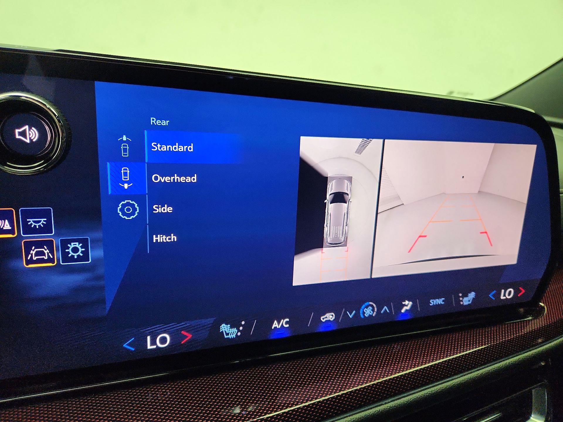 Thumbnail: 2025 Chevrolet Traverse - 15