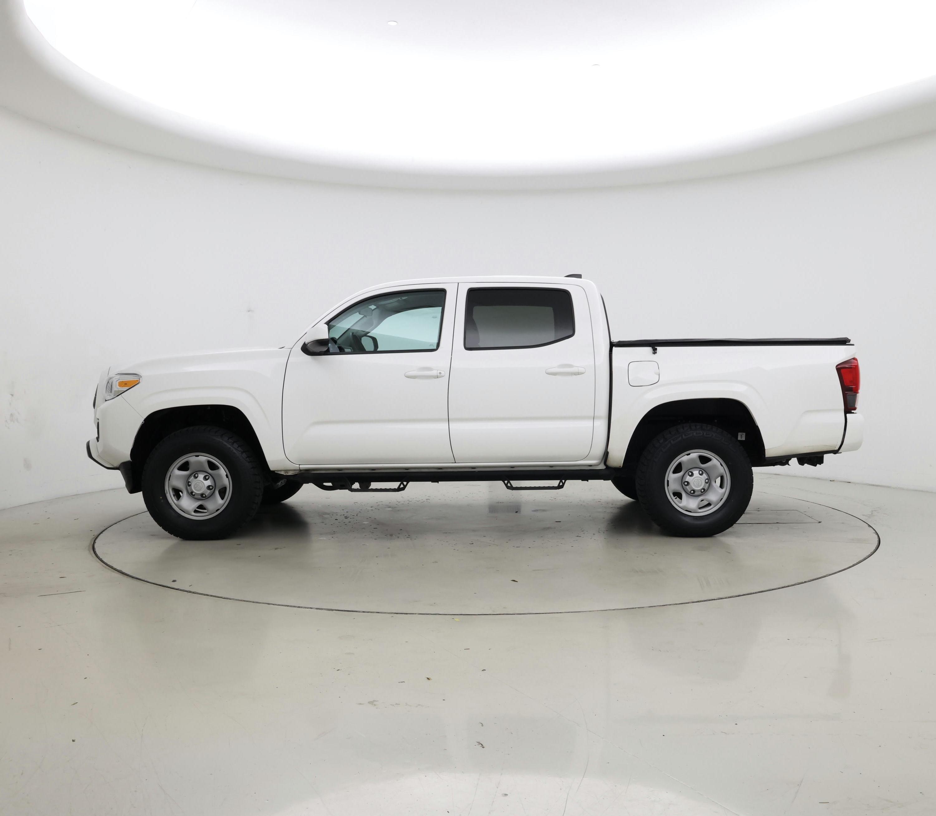 Thumbnail: 2022 Toyota Tacoma - 3