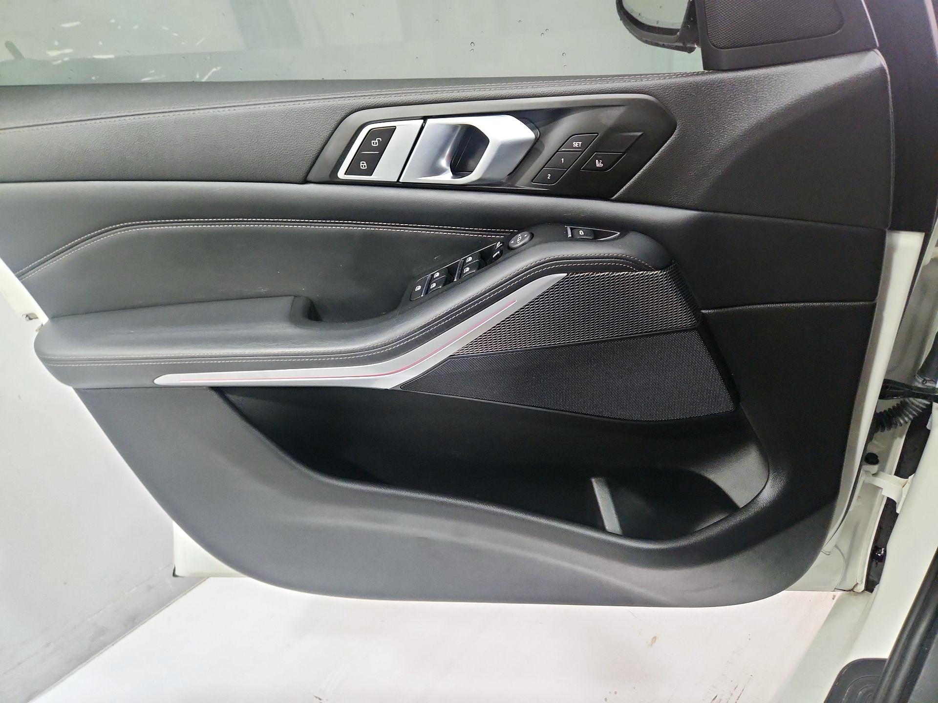 Thumbnail: 2022 BMW X5 - 12