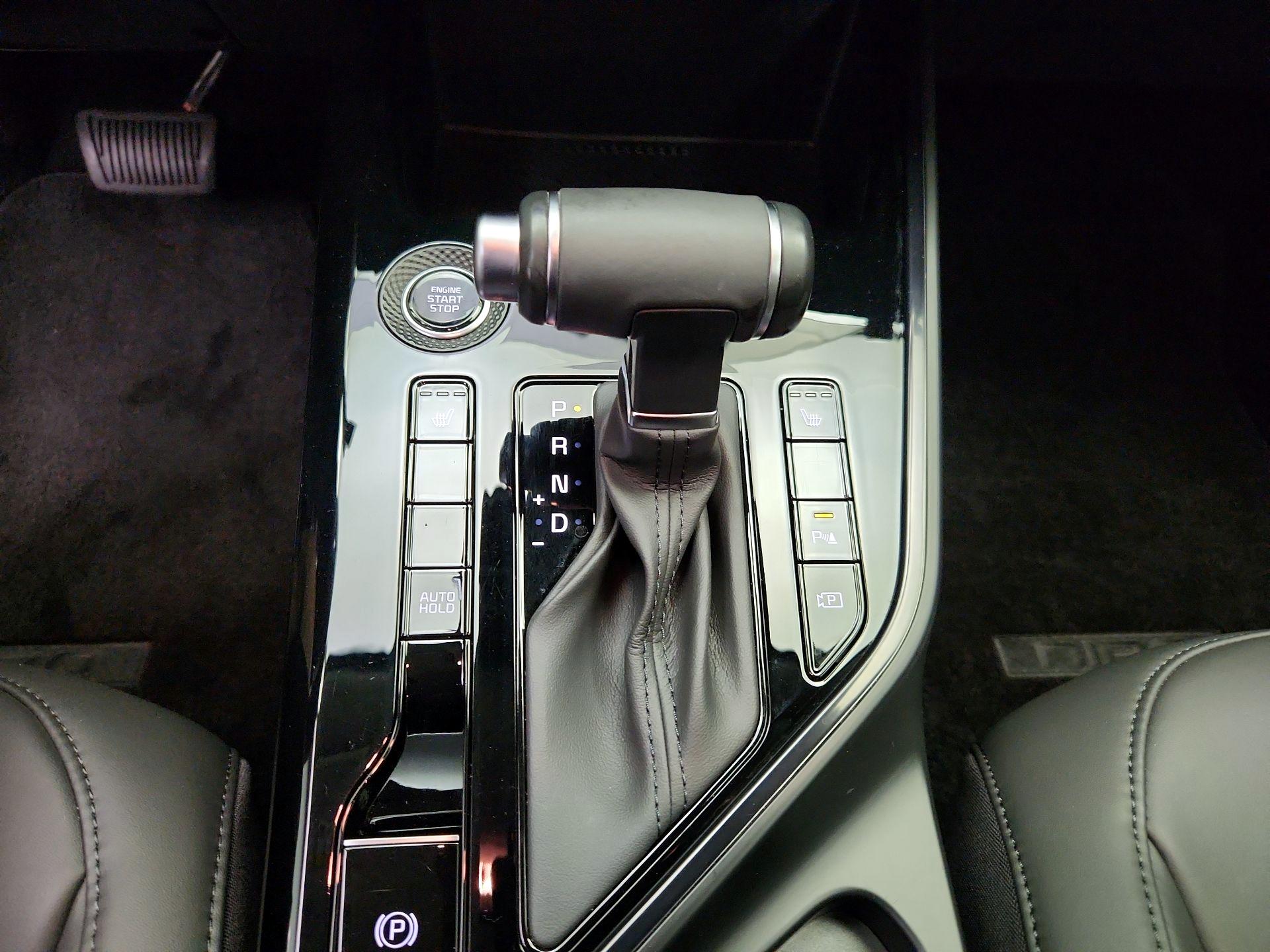 Thumbnail: 2025 Kia Niro - 18