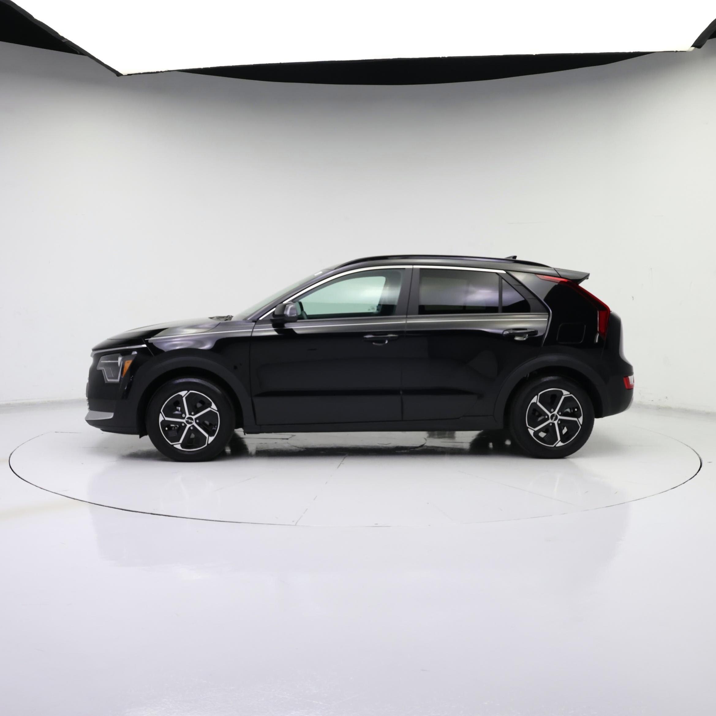 Thumbnail: 2025 Kia Niro - 3