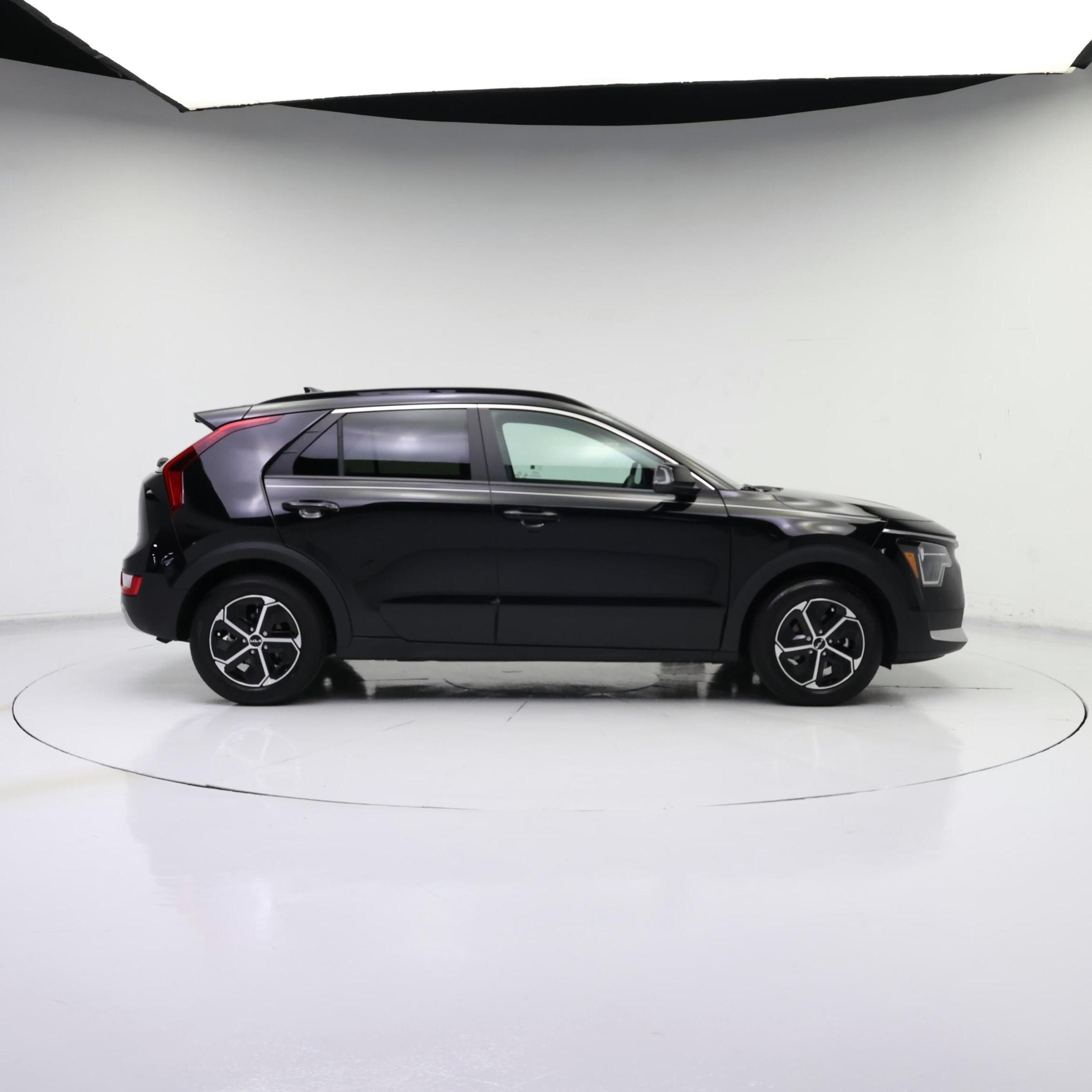 Thumbnail: 2025 Kia Niro - 7