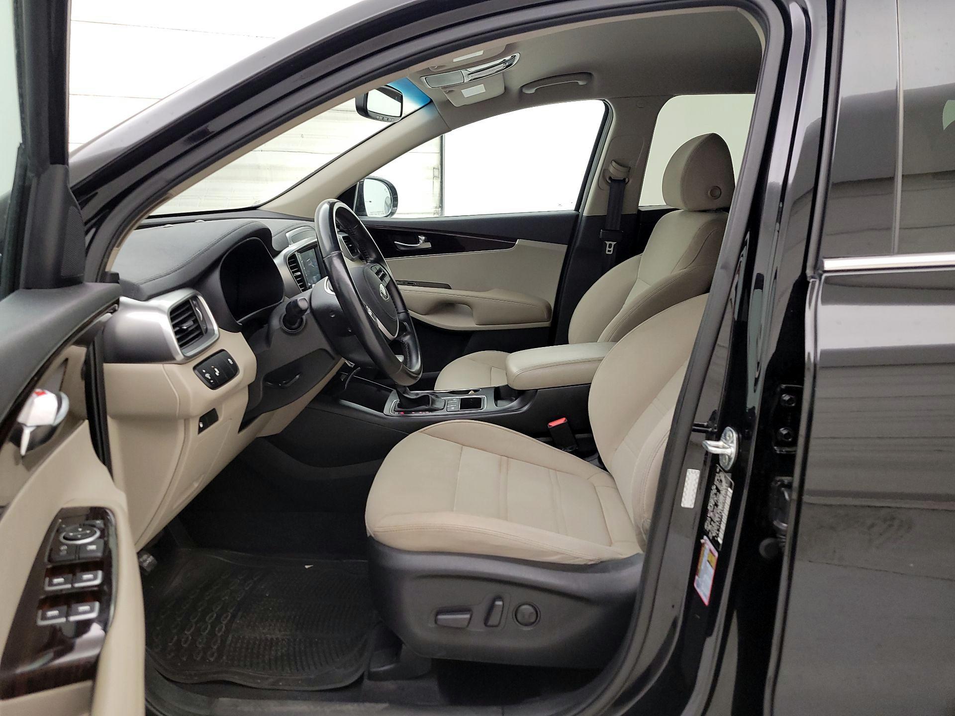 Thumbnail: 2020 Kia Sorento - 11